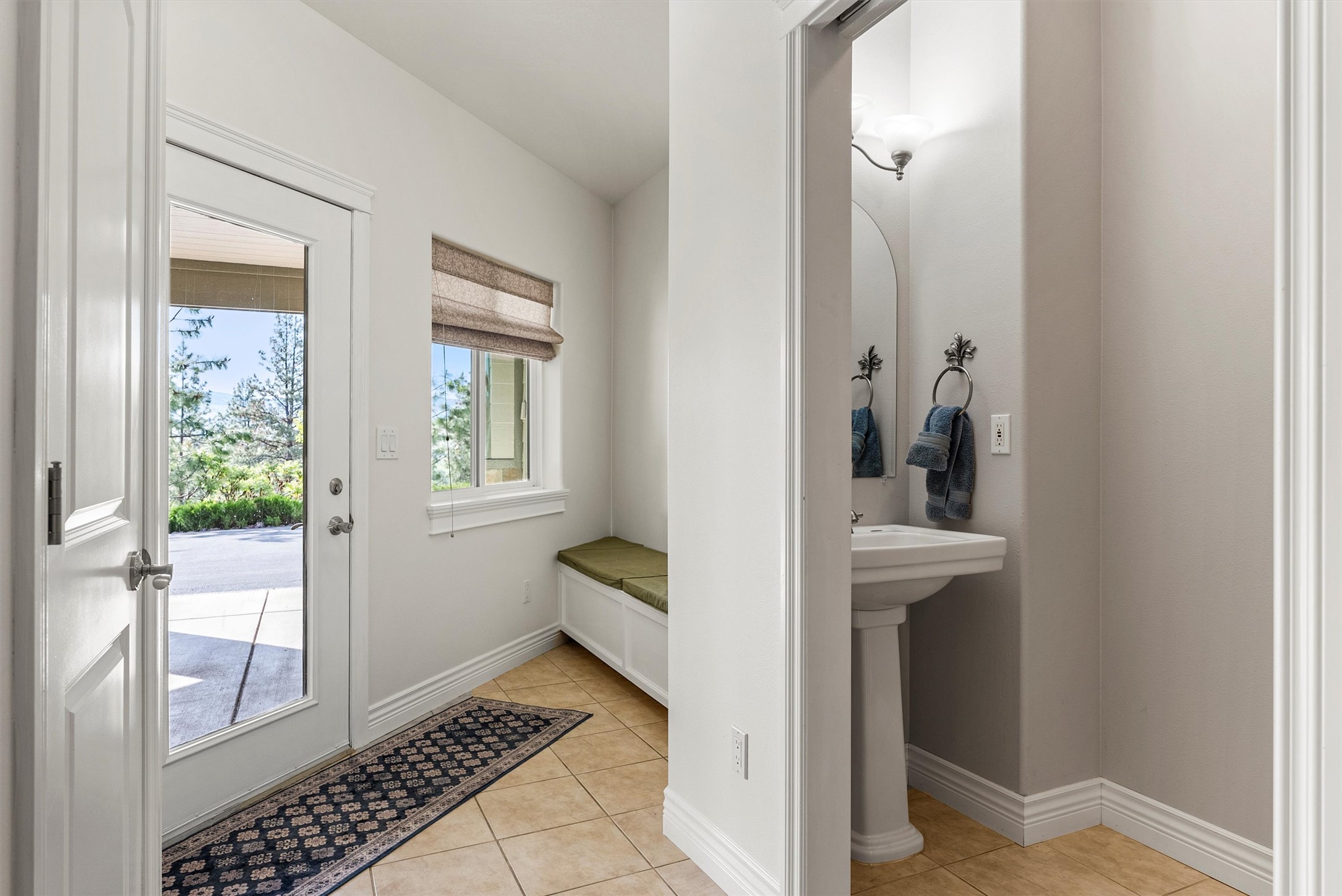 Missoula, Montana 59804, United States, 4 Bedrooms Bedrooms, ,4 BathroomsBathrooms,Residential,Active,147637