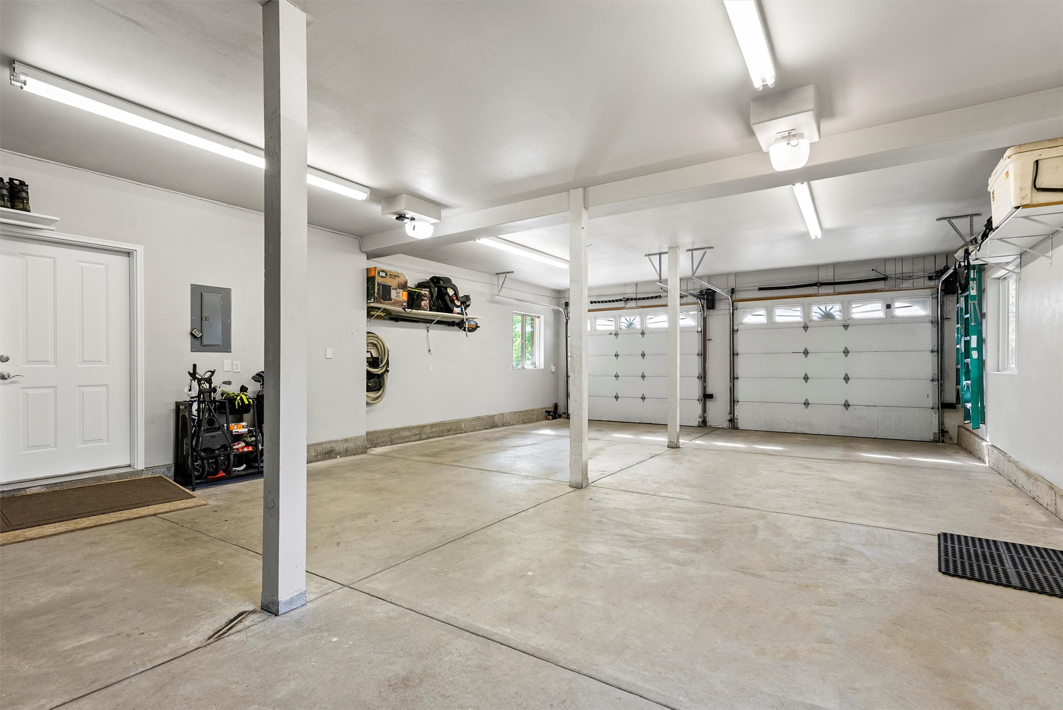 Missoula, Montana 59804, United States, 4 Bedrooms Bedrooms, ,4 BathroomsBathrooms,Residential,Active,147637