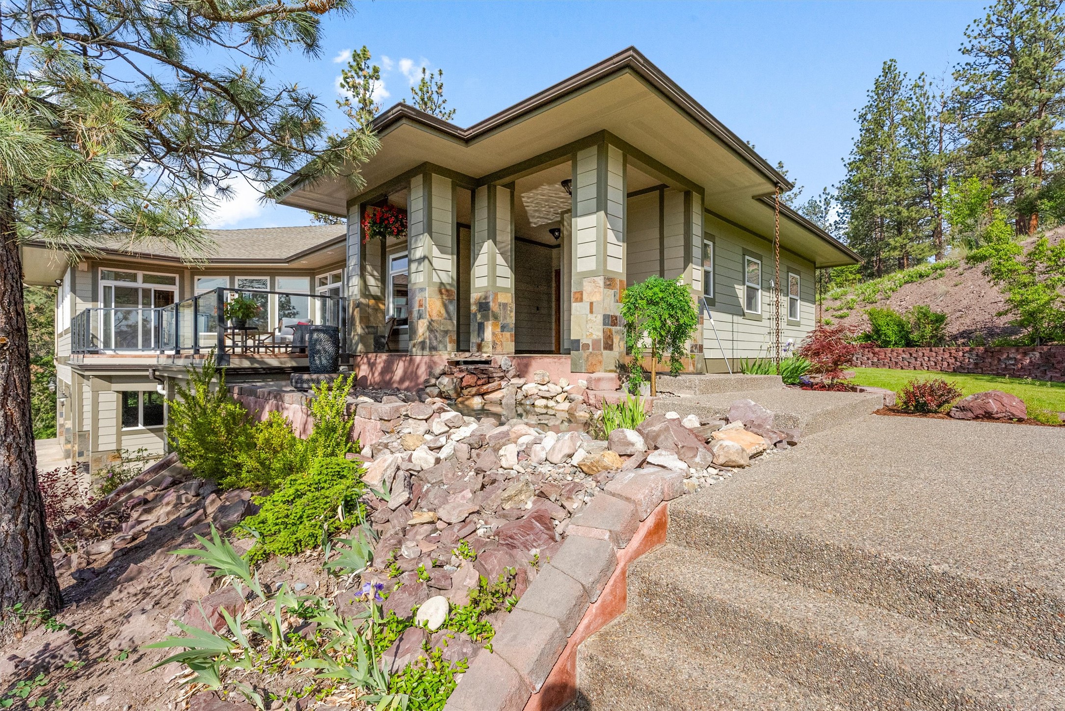 Missoula, Montana 59804, United States, 4 Bedrooms Bedrooms, ,4 BathroomsBathrooms,Residential,Active,147637