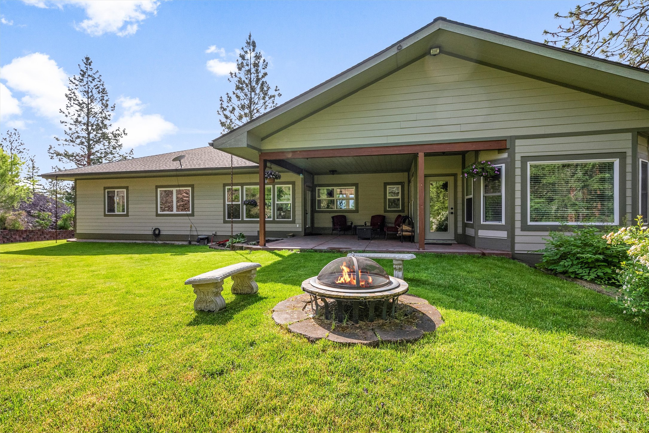 Missoula, Montana 59804, United States, 4 Bedrooms Bedrooms, ,4 BathroomsBathrooms,Residential,Active,147637