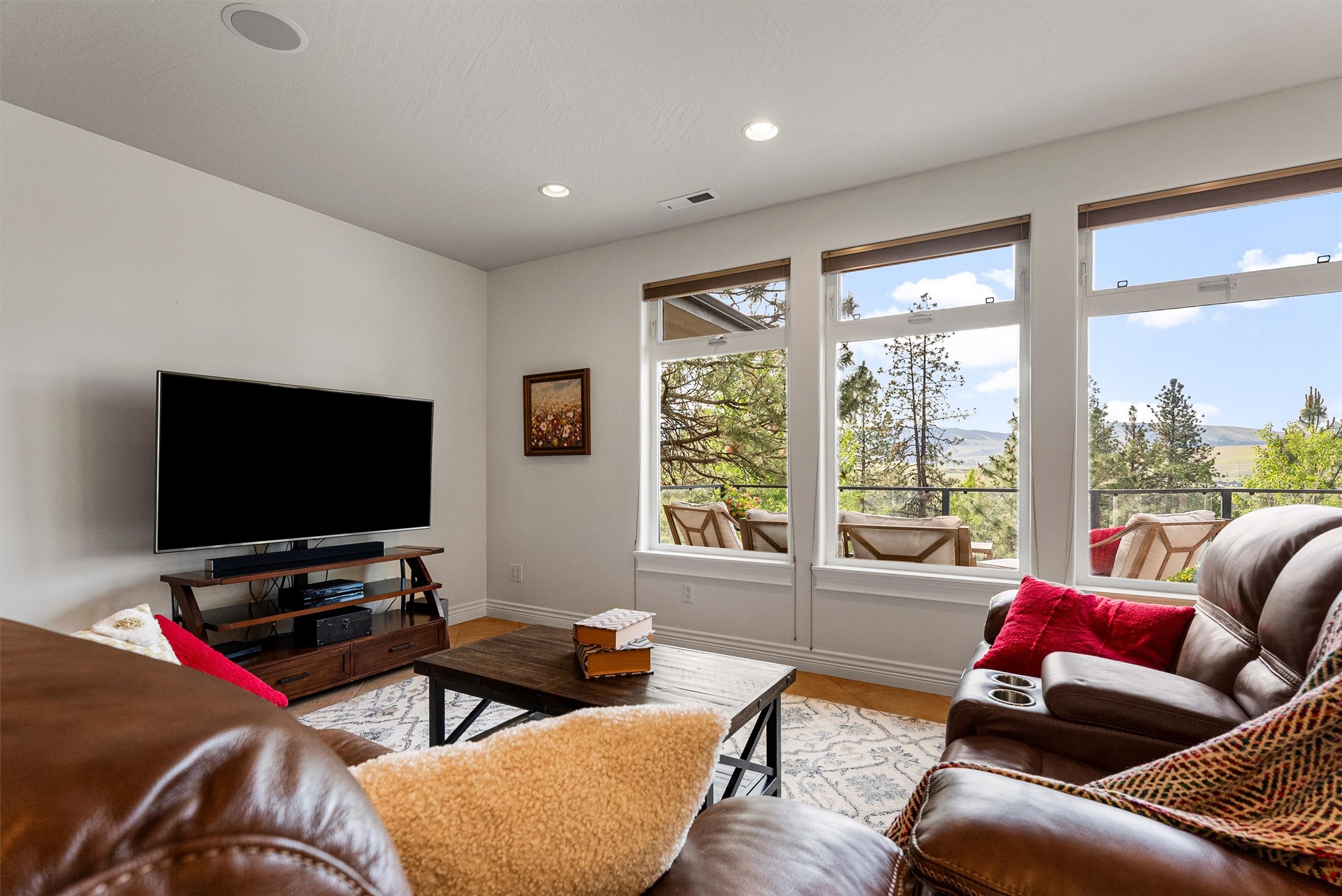 Missoula, Montana 59804, United States, 4 Bedrooms Bedrooms, ,4 BathroomsBathrooms,Residential,Active,147637