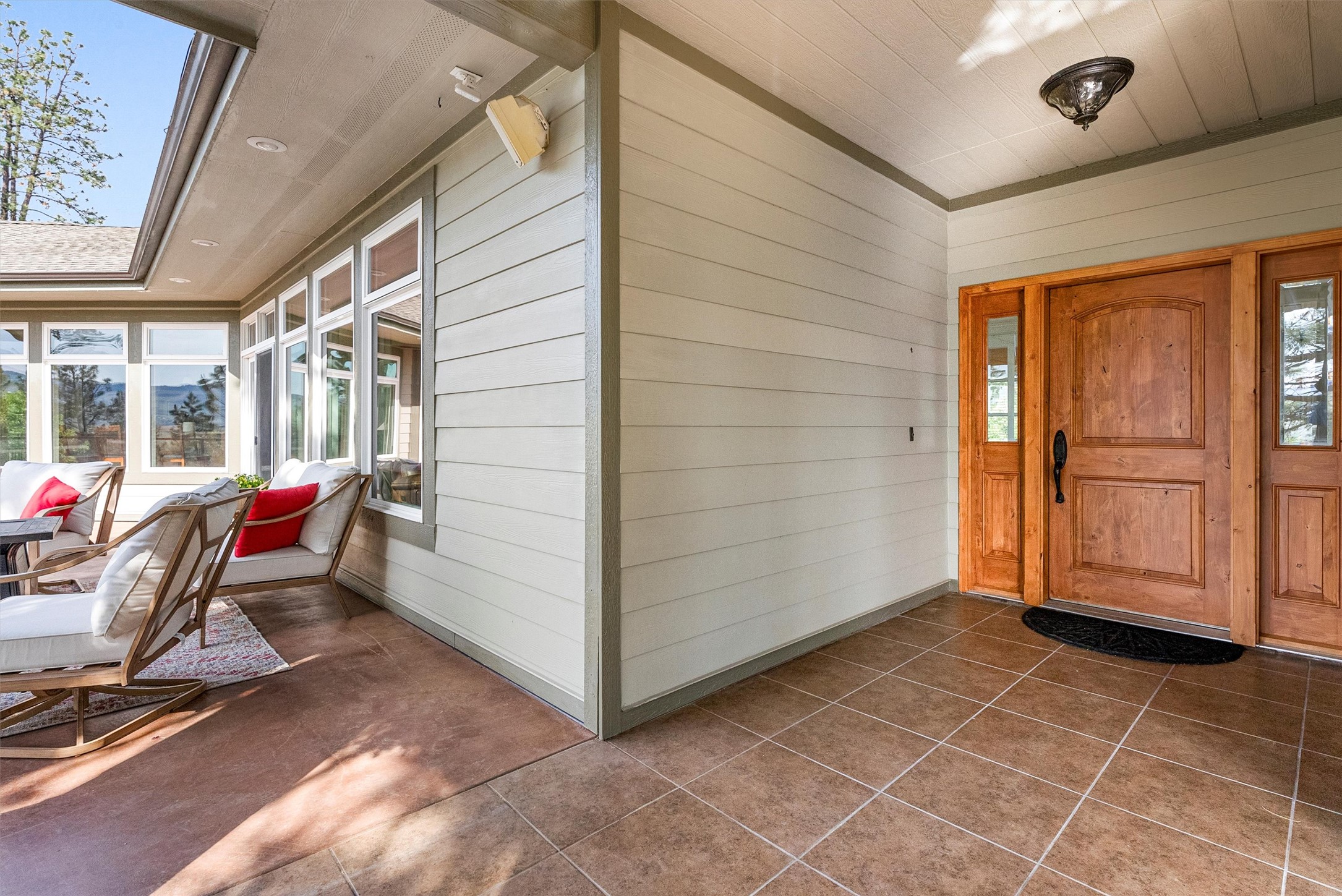 Missoula, Montana 59804, United States, 4 Bedrooms Bedrooms, ,4 BathroomsBathrooms,Residential,Active,147637