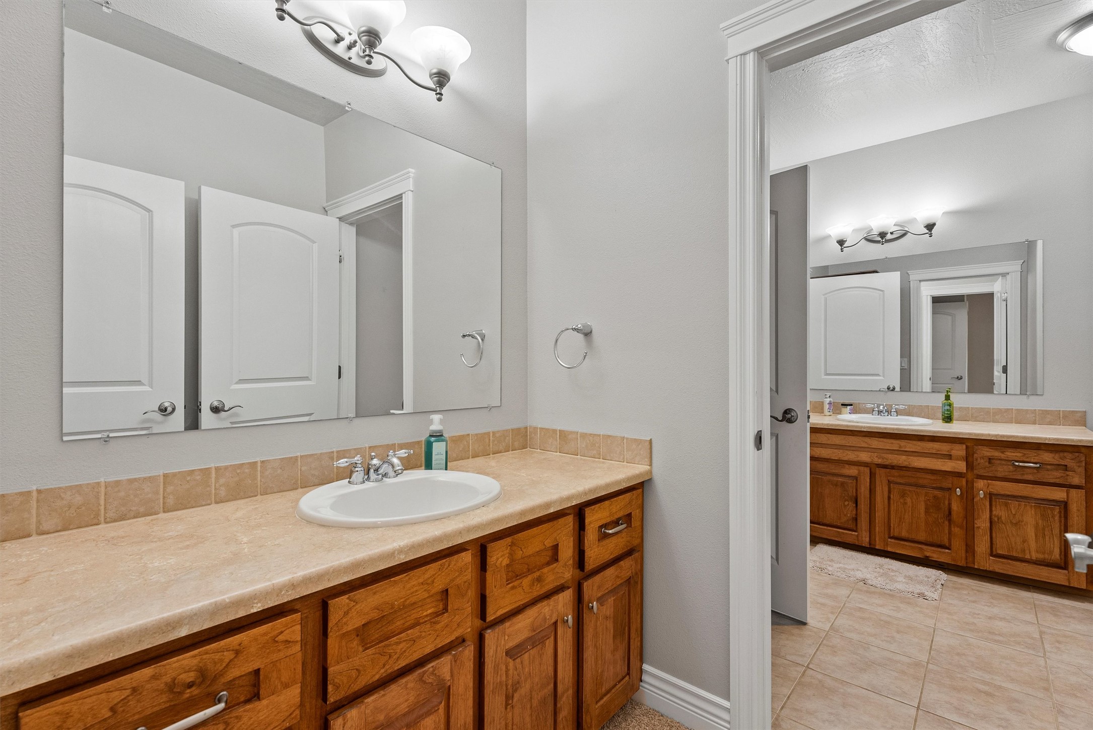 Missoula, Montana 59804, United States, 4 Bedrooms Bedrooms, ,4 BathroomsBathrooms,Residential,Active,147637