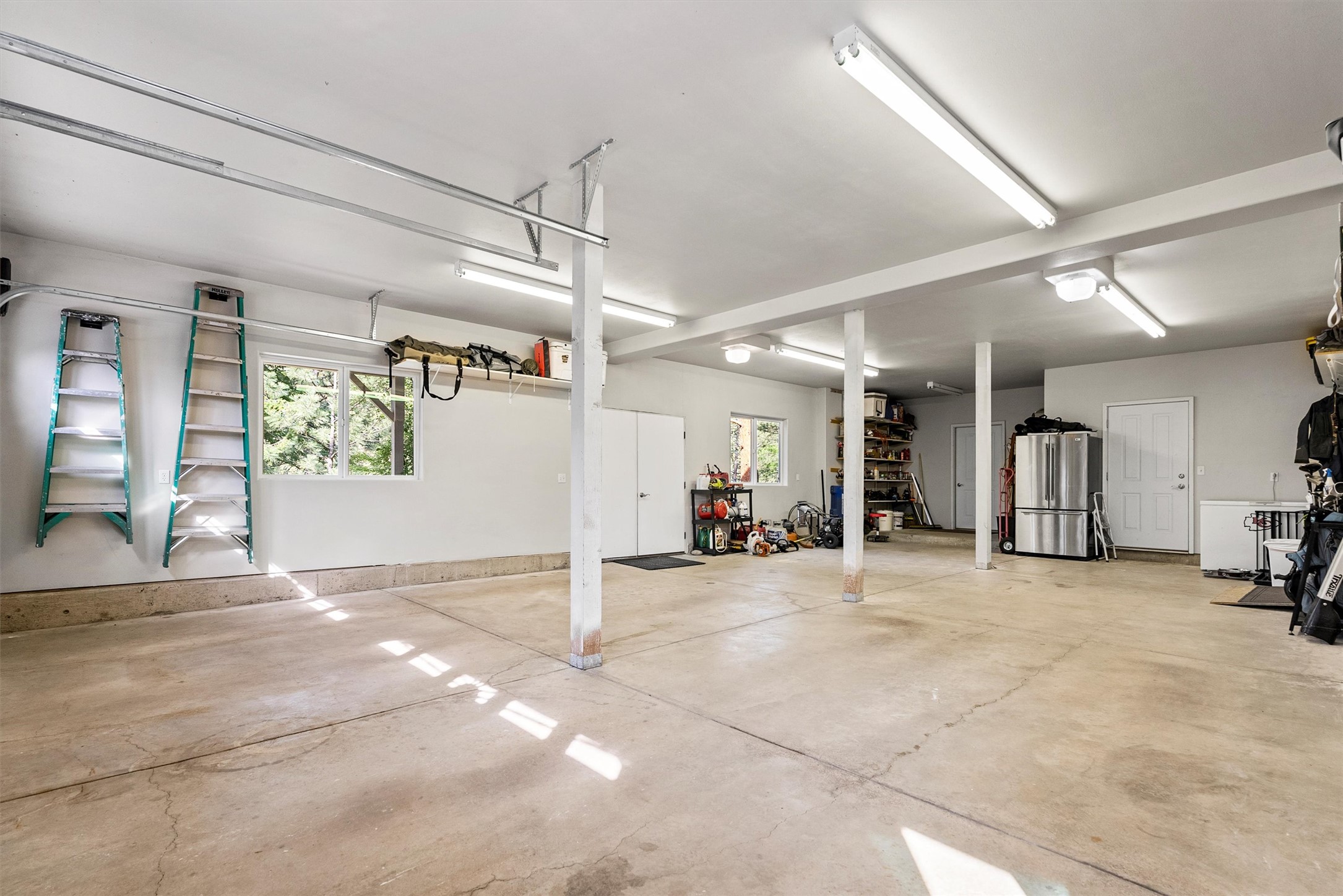 Missoula, Montana 59804, United States, 4 Bedrooms Bedrooms, ,4 BathroomsBathrooms,Residential,Active,147637