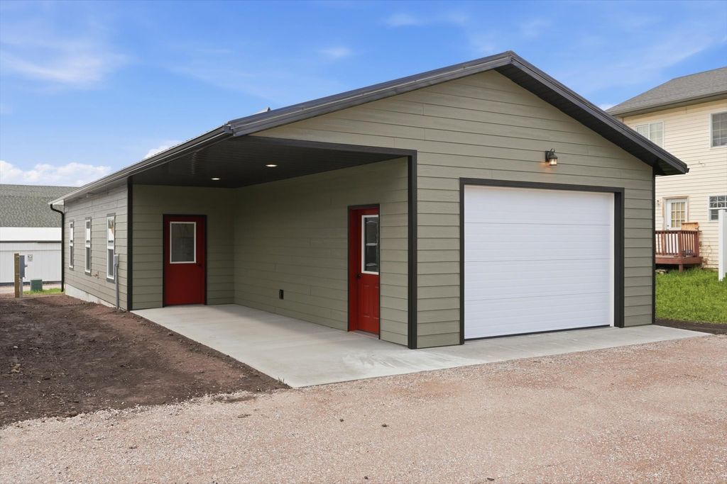 Photo of 211 1st Avenue SE, Ronan, MT 59864 (MLS # 30068901)