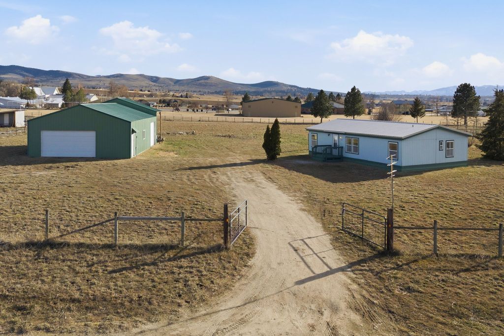 Photo of 1079 Lark View Lane, Stevensville, MT 59870 (MLS # 30066220)