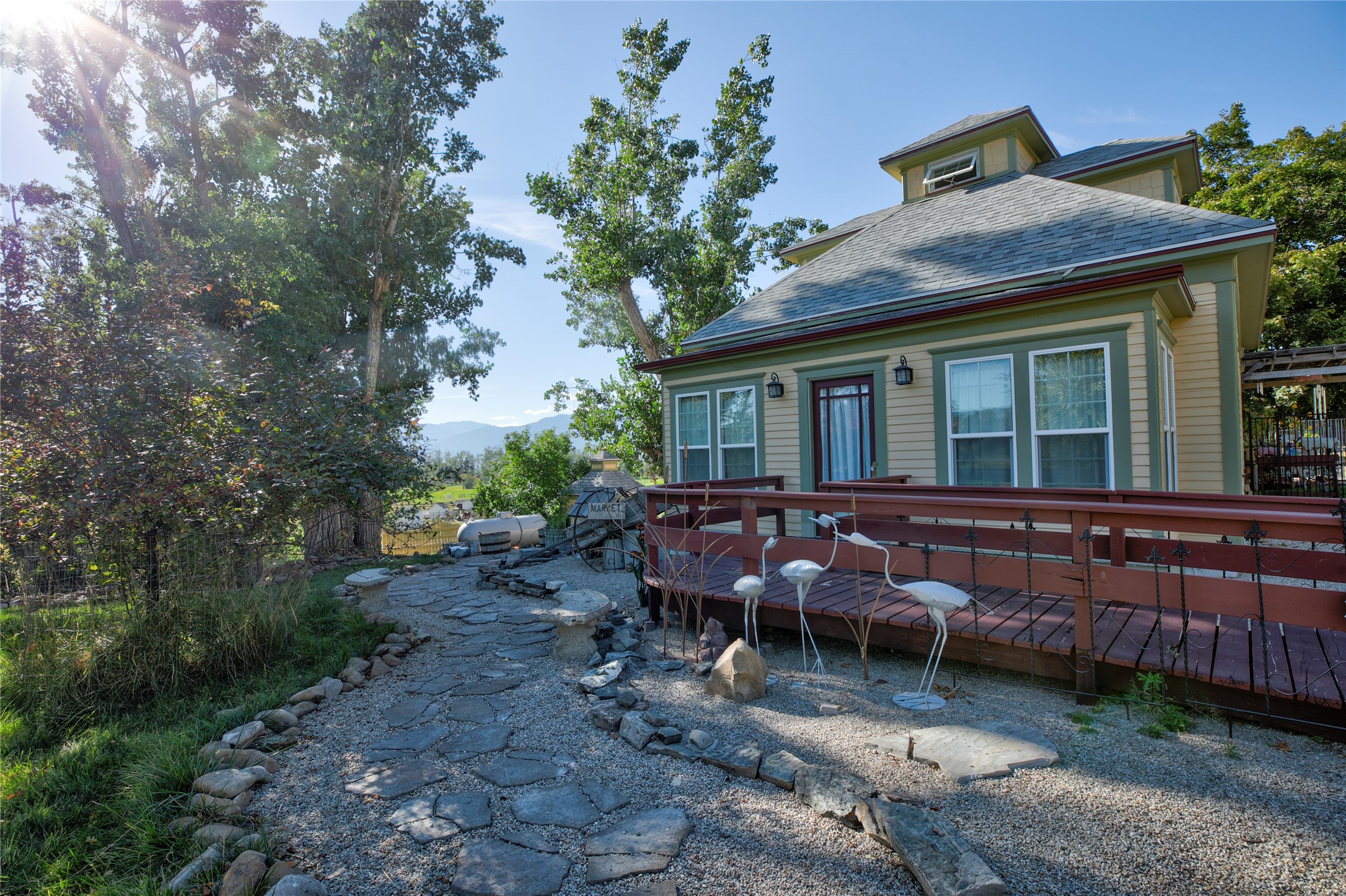 1003 N Burnt Fork Road