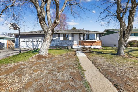 Tiny photo for 713 26th Avenue NE, Great Falls, MT 59404 (MLS # 30068277)