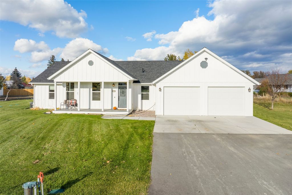 Photo of 324 Doran Lane, Hamilton, MT 59840 (MLS # 30062058)