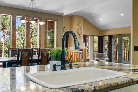 215 Peekaboo Trail Hamilton MT 59840