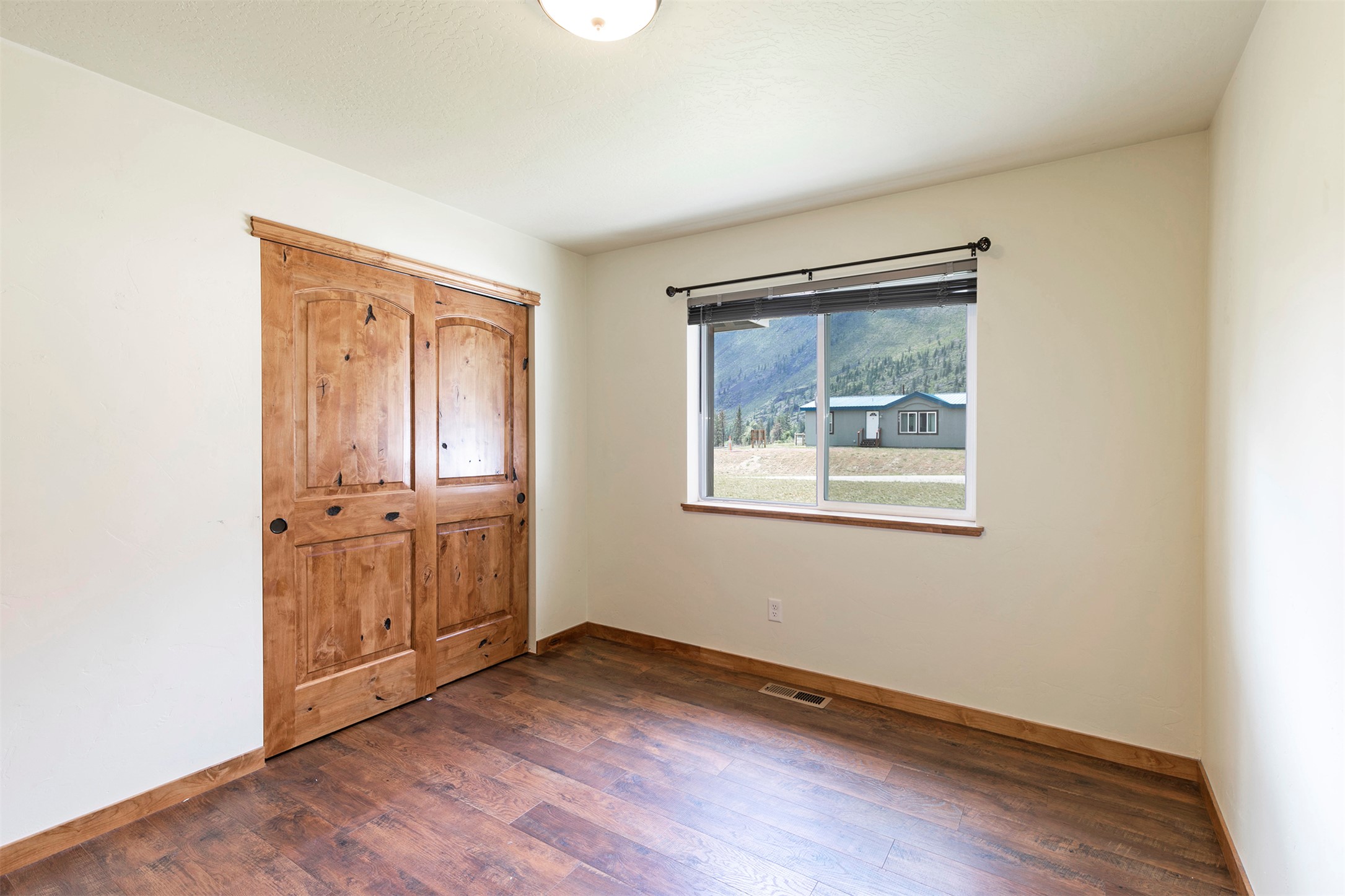 Alberton, Montana 59820, United States, 3 Bedrooms Bedrooms, ,2 BathroomsBathrooms,Residential,Active,133676