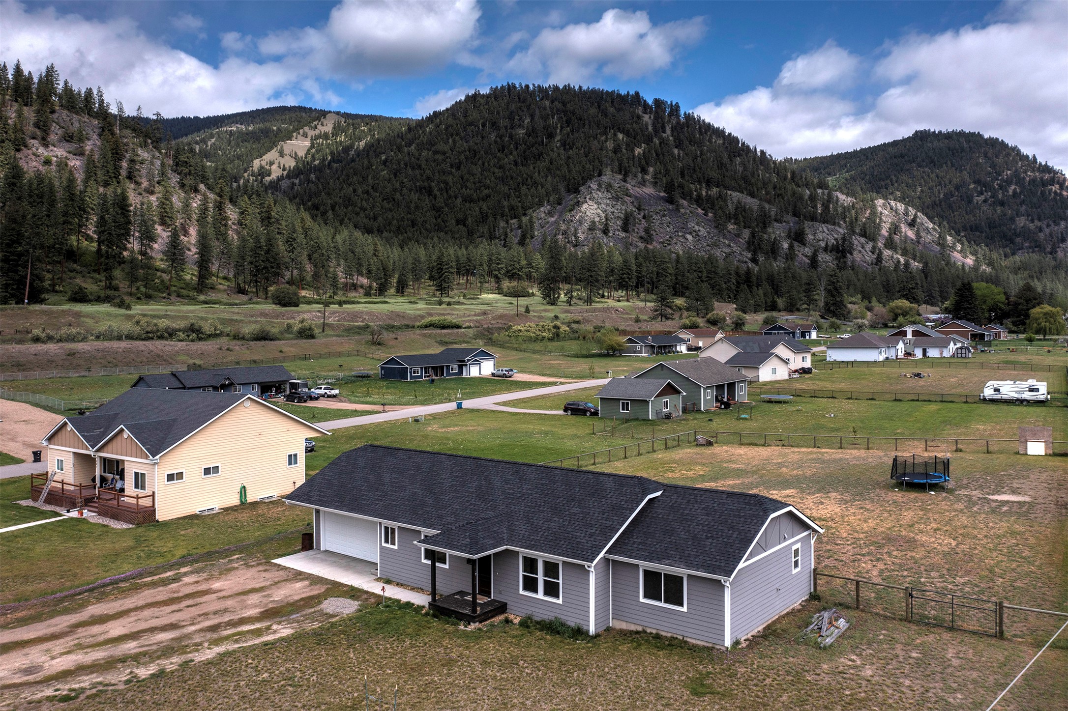 Alberton, Montana 59820, United States, 3 Bedrooms Bedrooms, ,2 BathroomsBathrooms,Residential,Active,133676