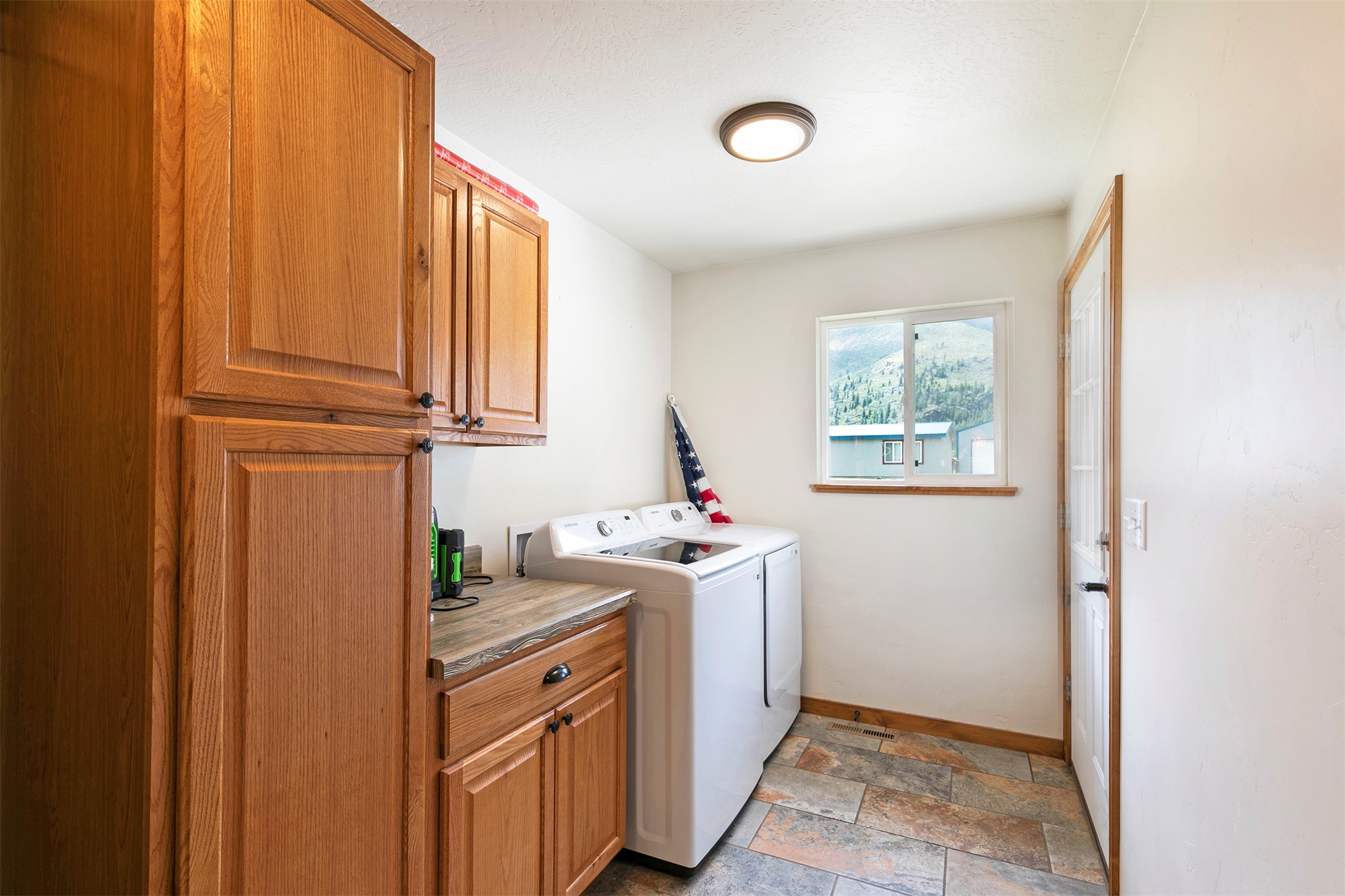 Alberton, Montana 59820, United States, 3 Bedrooms Bedrooms, ,2 BathroomsBathrooms,Residential,Active,133676