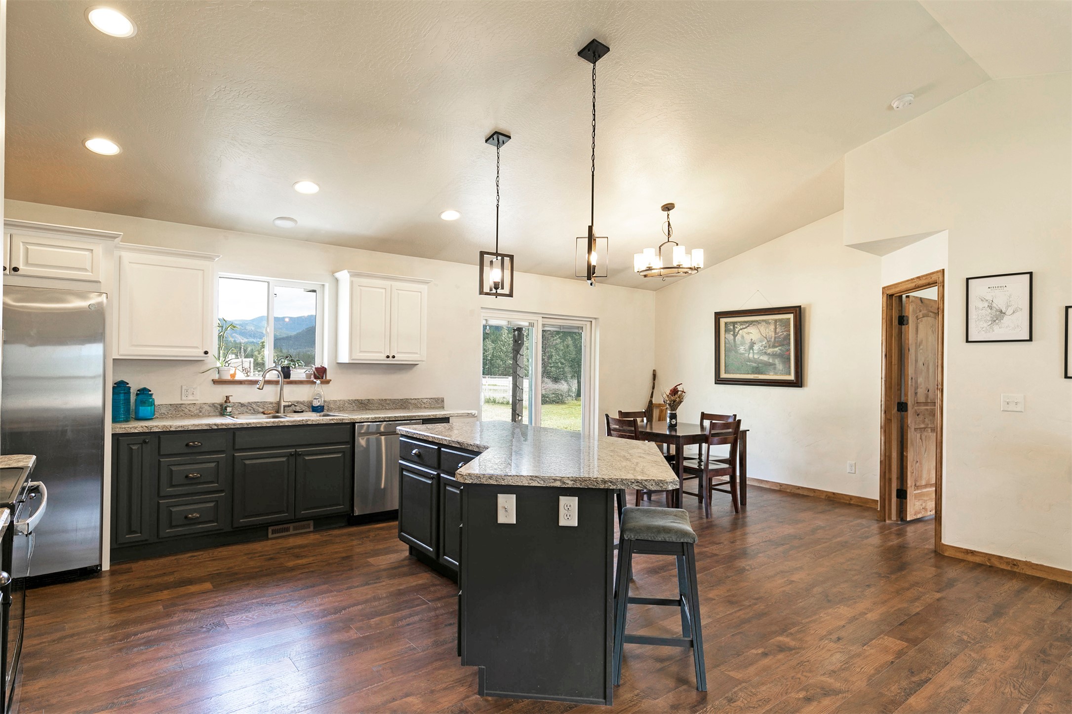 Alberton, Montana 59820, United States, 3 Bedrooms Bedrooms, ,2 BathroomsBathrooms,Residential,Active,133676