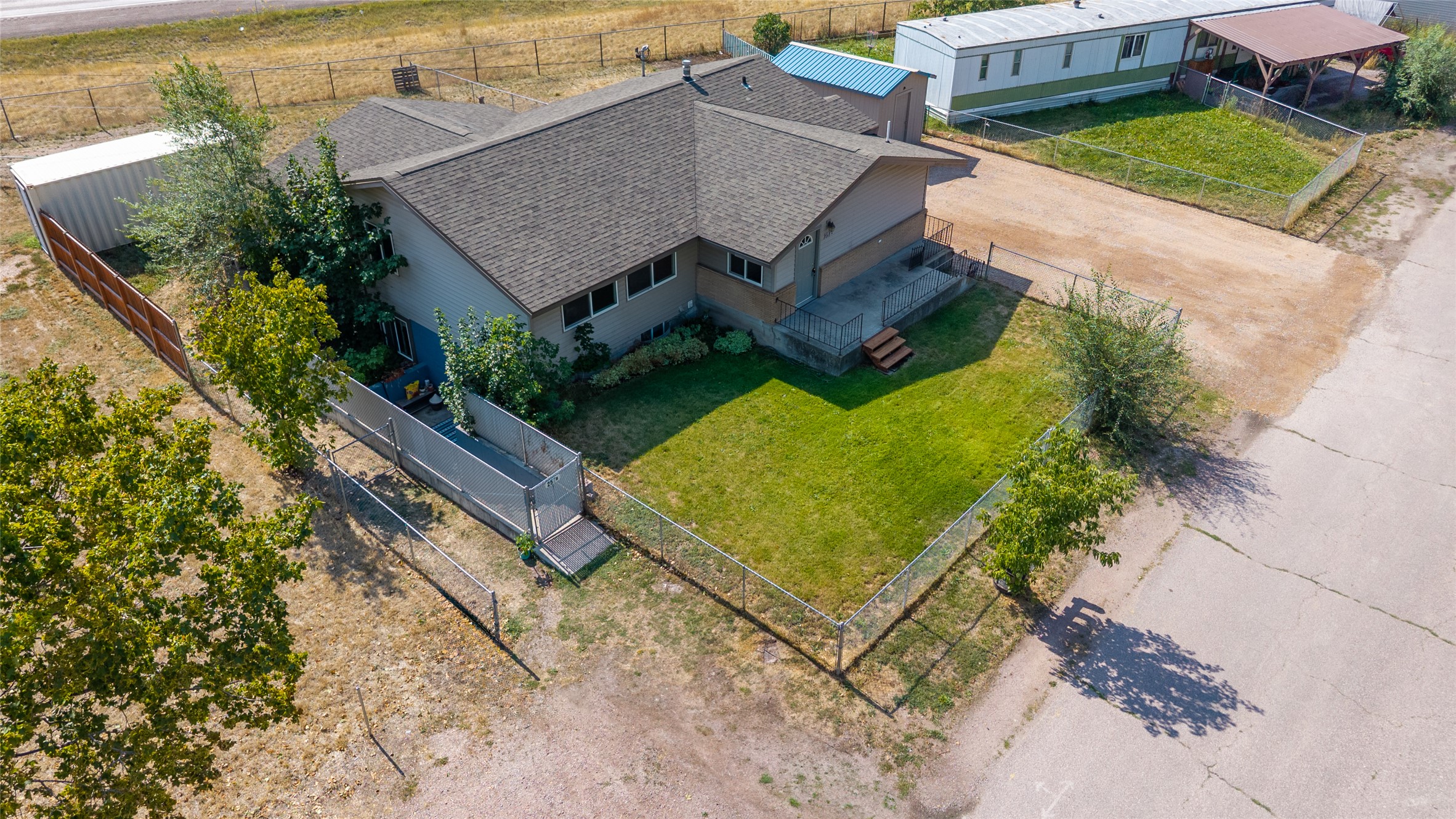 257 & 231 Montana Avenue