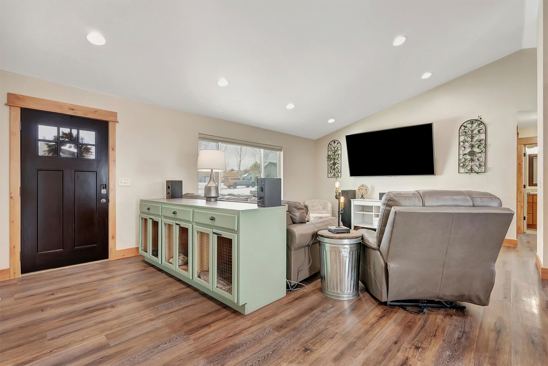 Florence, Montana 59833, United States, 3 Bedrooms Bedrooms, ,2 BathroomsBathrooms,Residential,Pending,10827