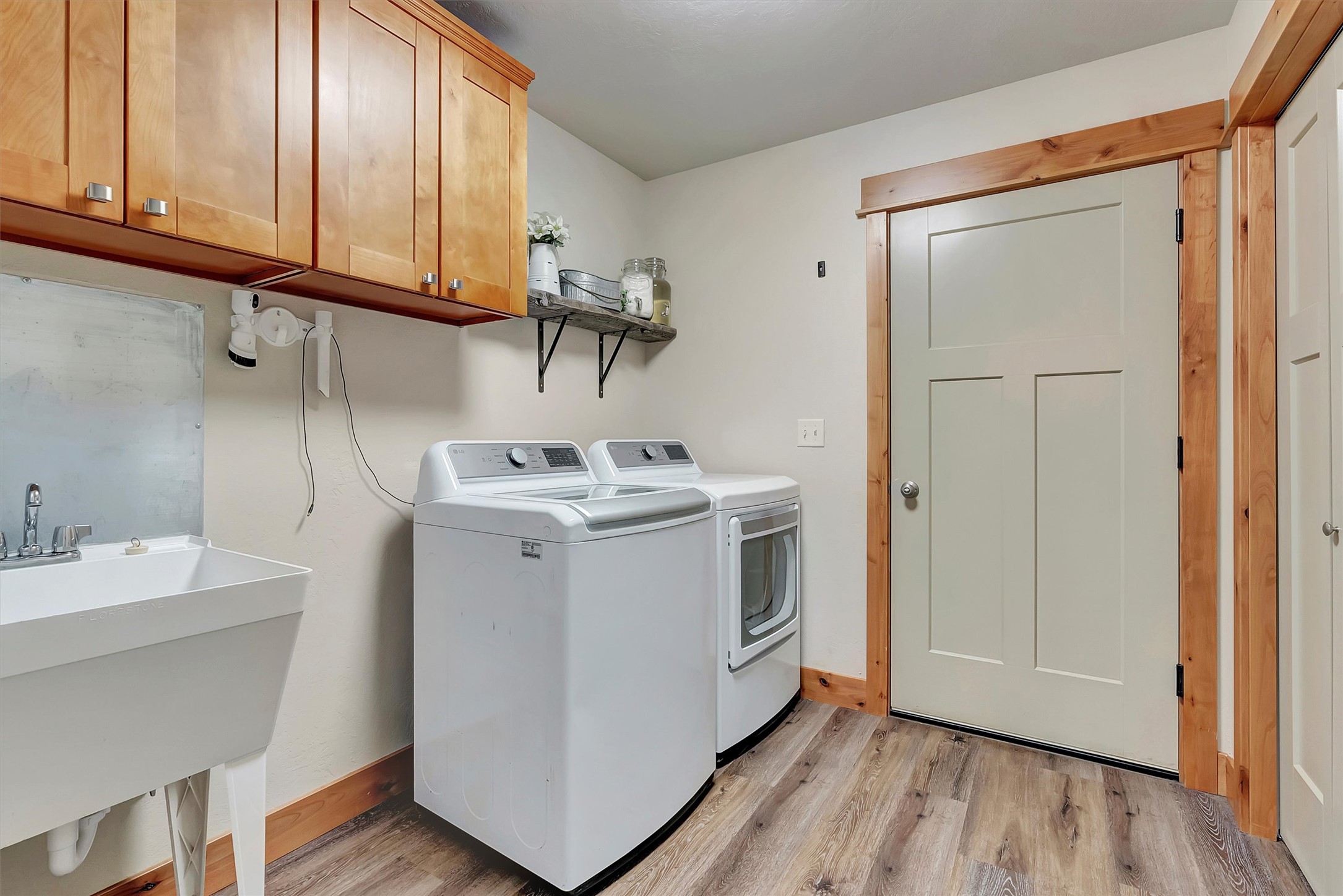 Florence, Montana 59833, United States, 3 Bedrooms Bedrooms, ,2 BathroomsBathrooms,Residential,Pending,10827