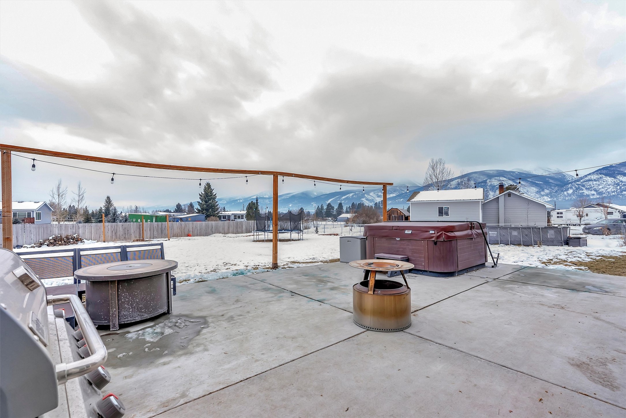 Florence, Montana 59833, United States, 3 Bedrooms Bedrooms, ,2 BathroomsBathrooms,Residential,Pending,10827