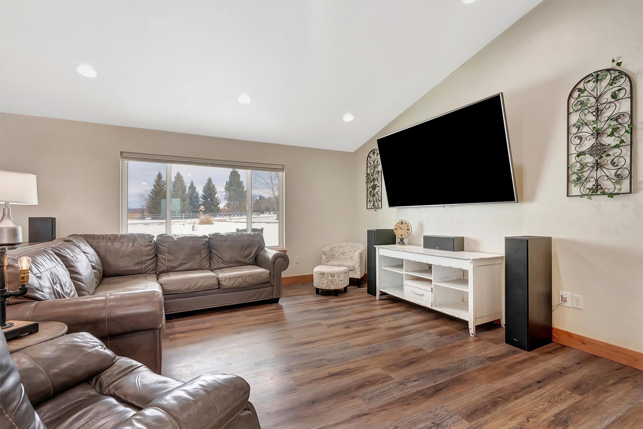 Florence, Montana 59833, United States, 3 Bedrooms Bedrooms, ,2 BathroomsBathrooms,Residential,Pending,10827