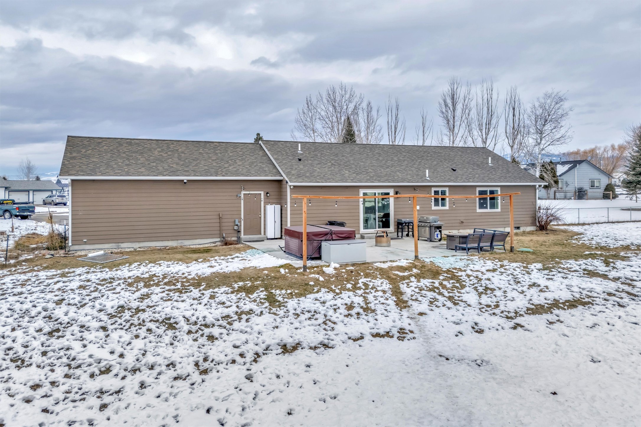 Florence, Montana 59833, United States, 3 Bedrooms Bedrooms, ,2 BathroomsBathrooms,Residential,Pending,10827