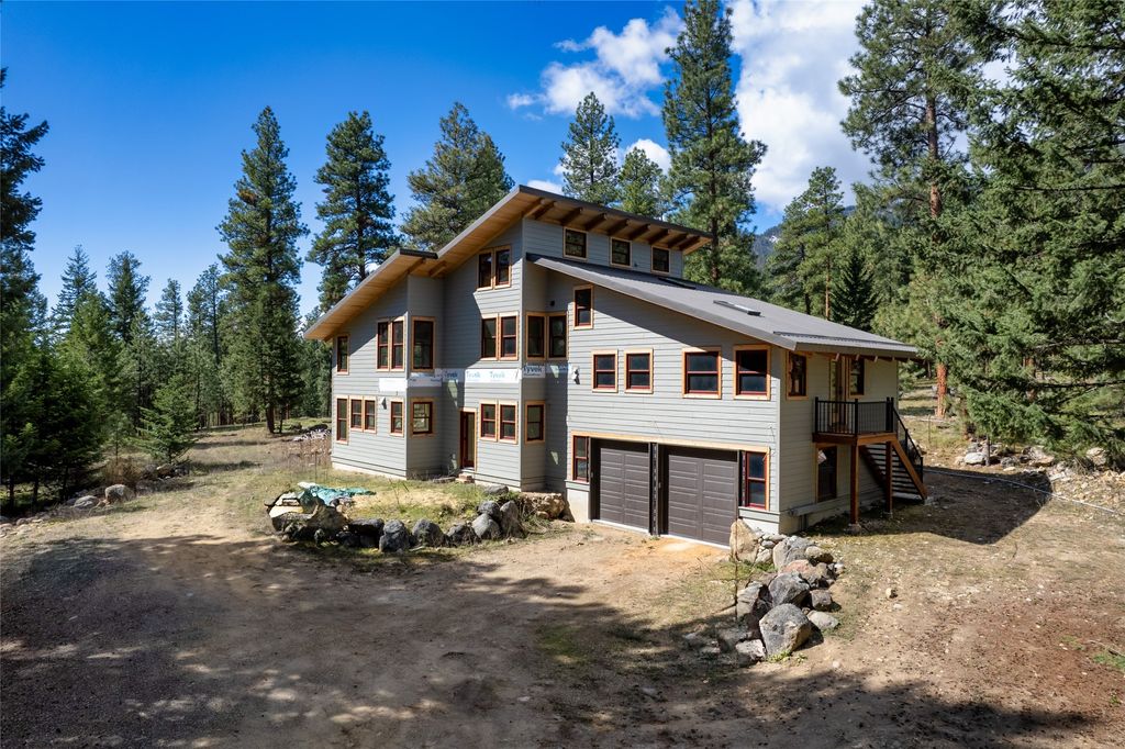 Photo of 437 Redtail Hawk Lane, Stevensville, MT 59870 (MLS # 30067933)
