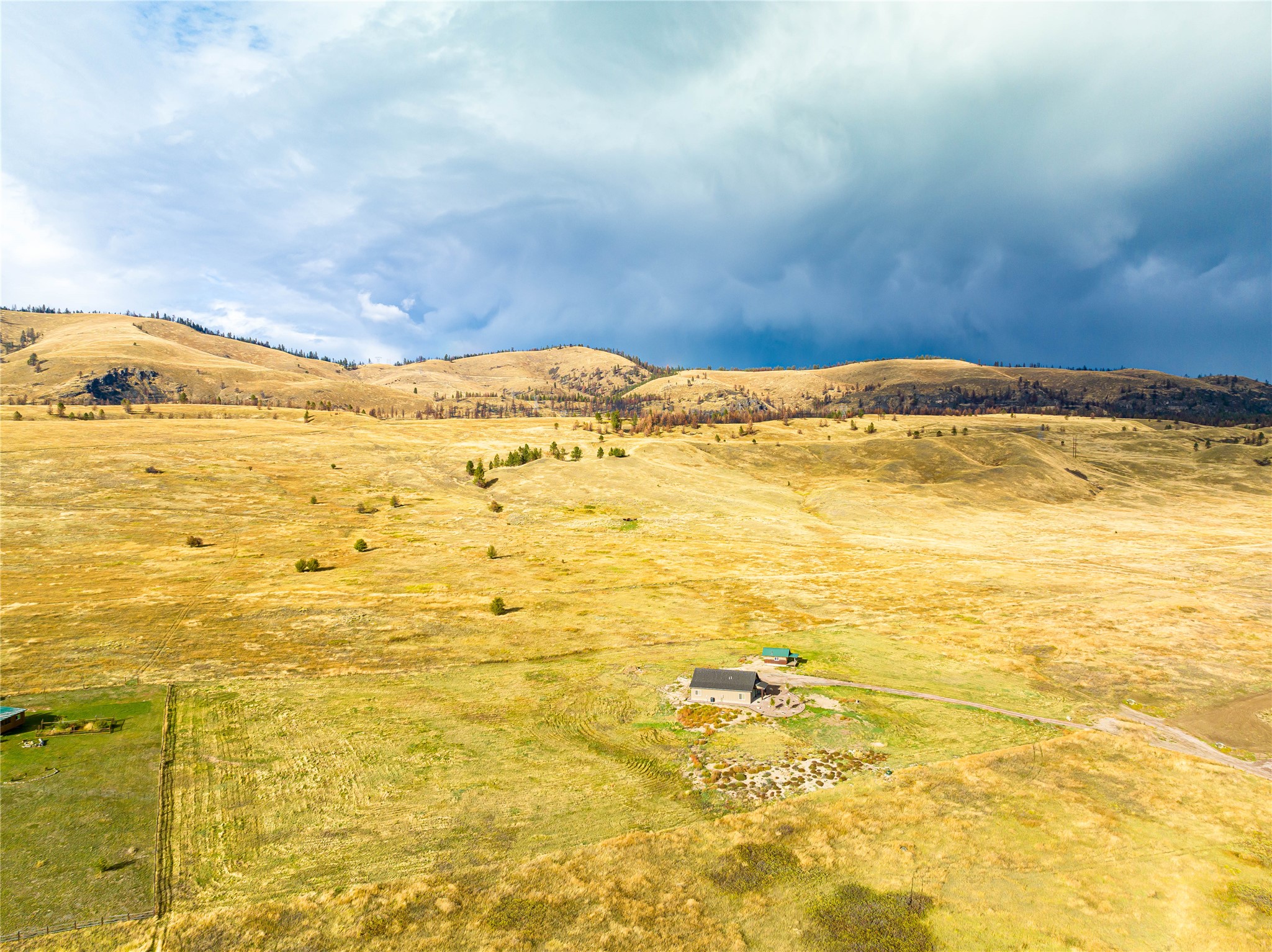 Elmo, Montana 59915, United States, 3 Bedrooms Bedrooms, ,3 BathroomsBathrooms,Residential,Active,187811