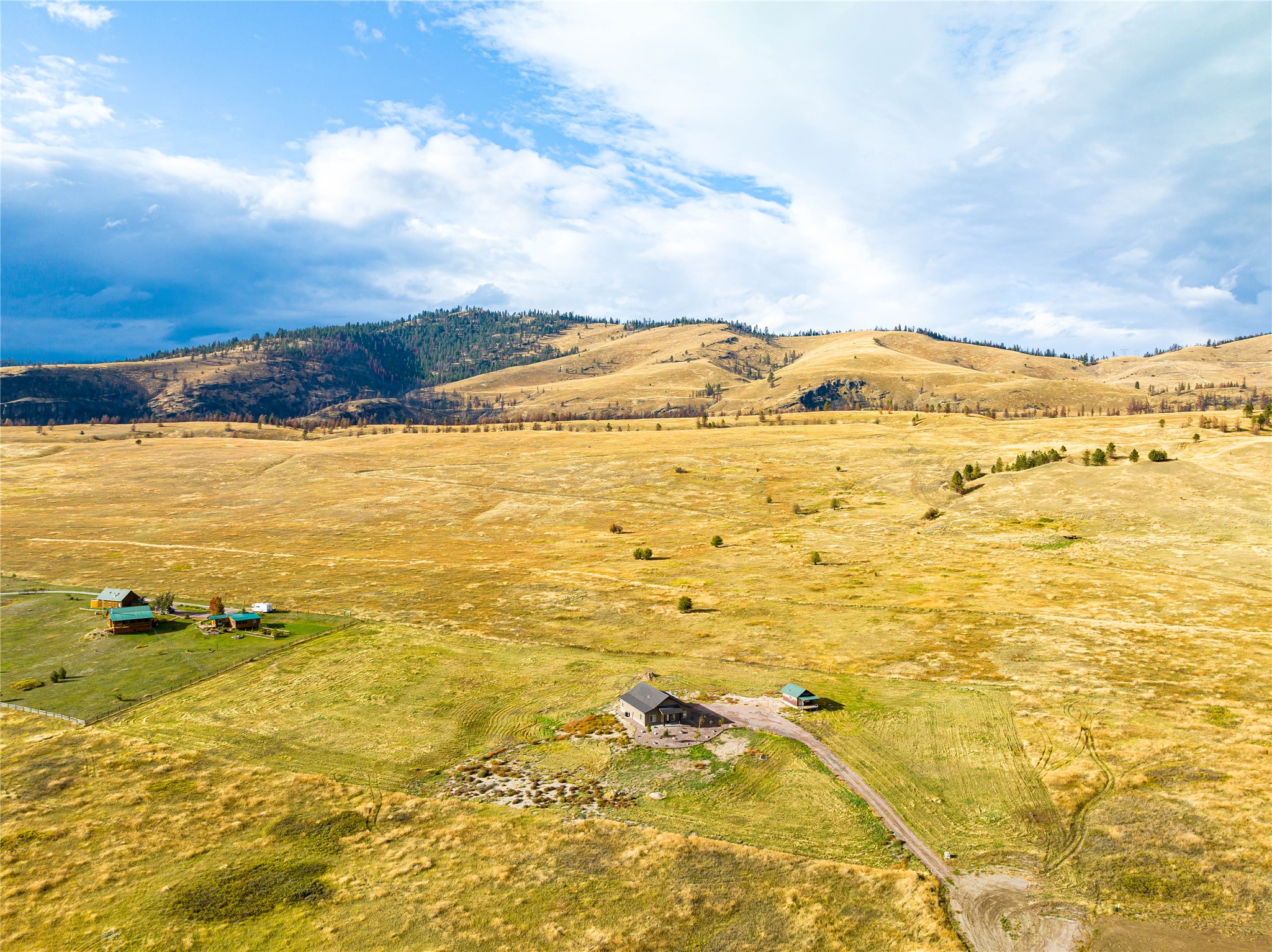 Elmo, Montana 59915, United States, 3 Bedrooms Bedrooms, ,3 BathroomsBathrooms,Residential,Active,187811