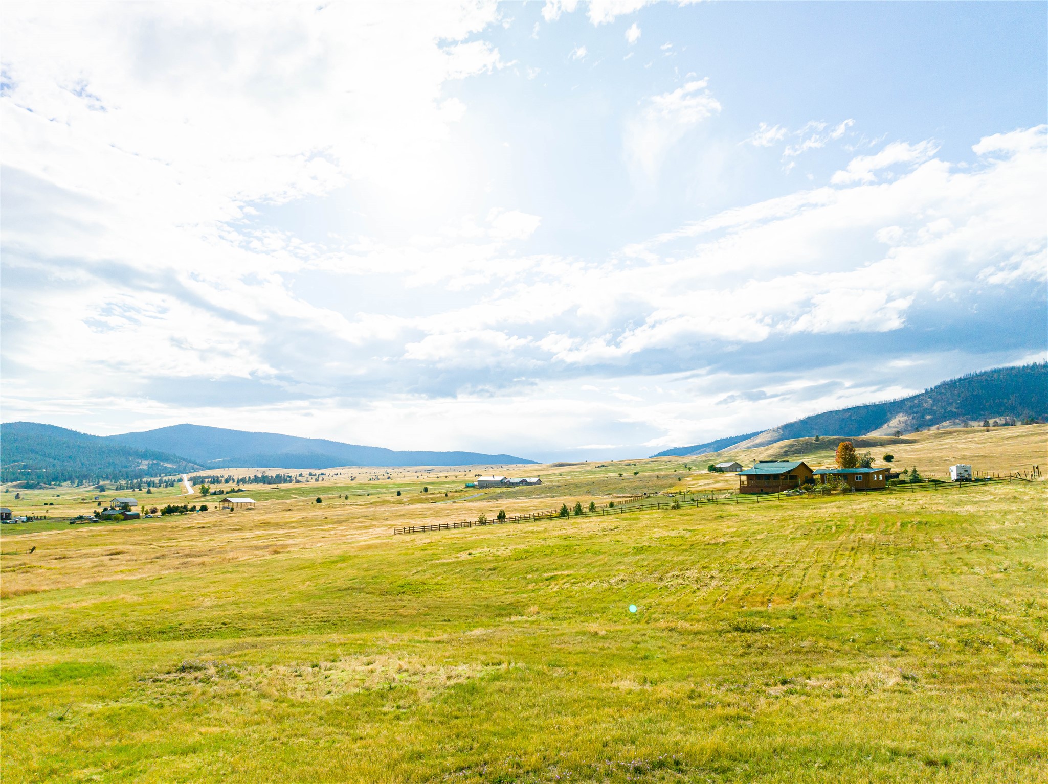 Elmo, Montana 59915, United States, 3 Bedrooms Bedrooms, ,3 BathroomsBathrooms,Residential,Active,187811