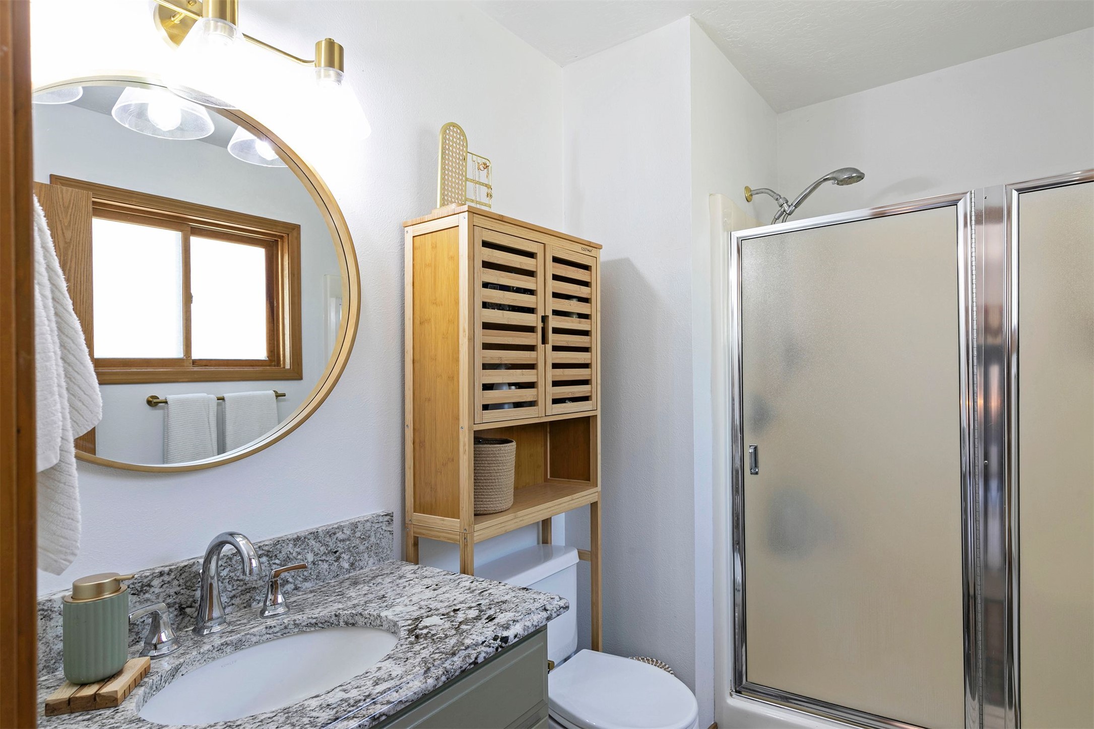 Missoula, Montana 59803, United States, 3 Bedrooms Bedrooms, ,3 BathroomsBathrooms,Residential,Active,165234