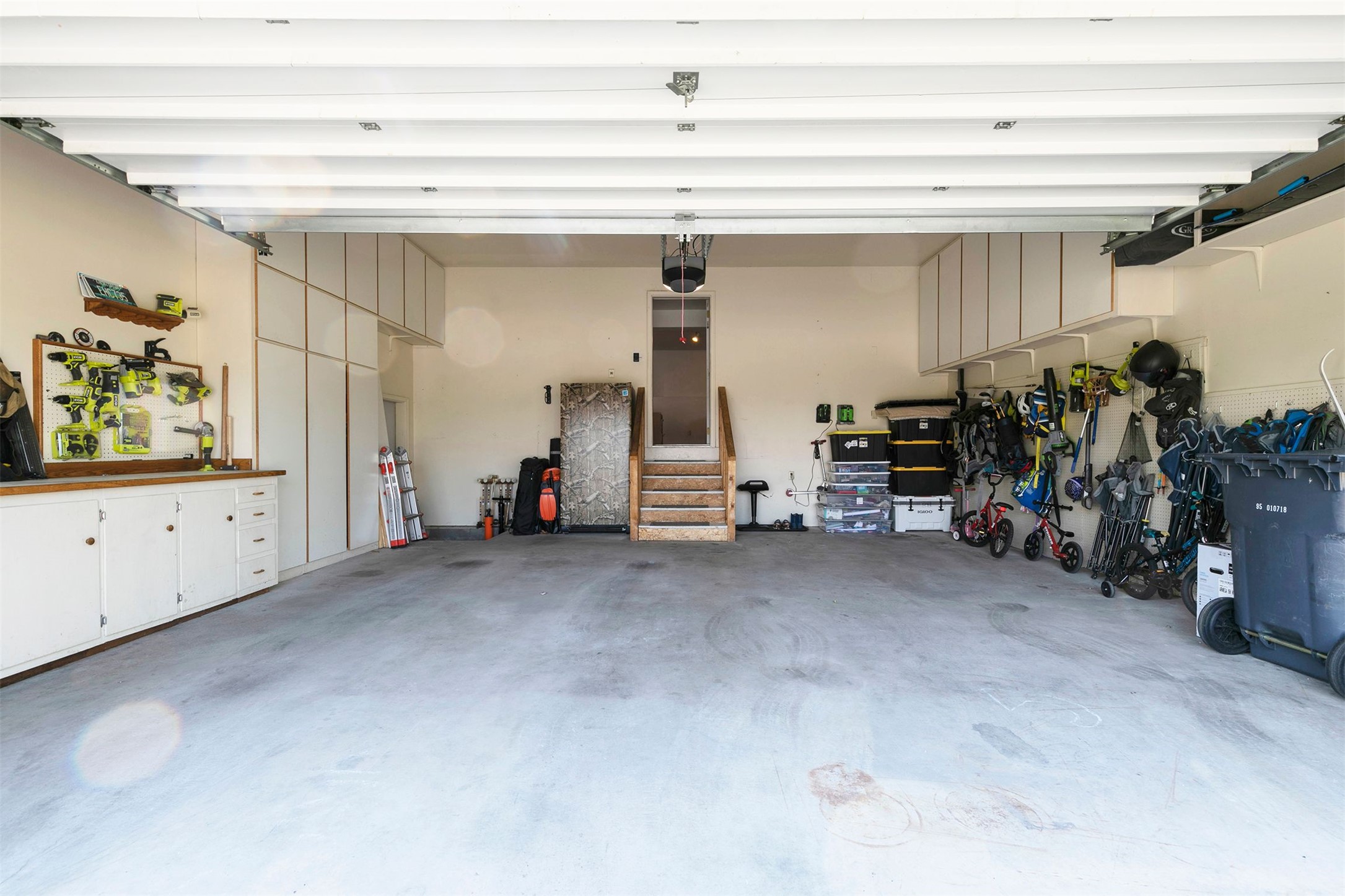 Missoula, Montana 59803, United States, 3 Bedrooms Bedrooms, ,3 BathroomsBathrooms,Residential,Active,165234