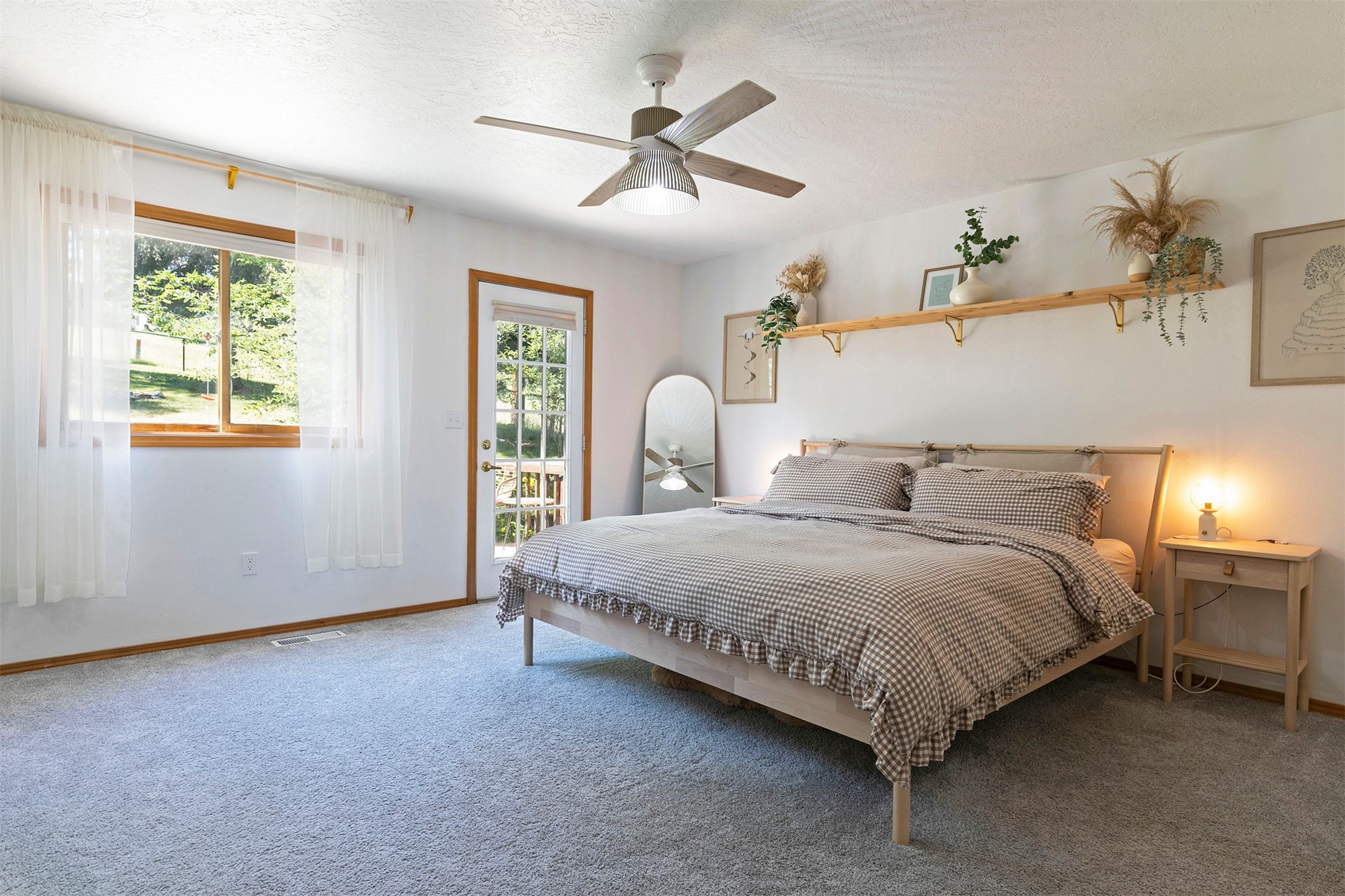 Missoula, Montana 59803, United States, 3 Bedrooms Bedrooms, ,3 BathroomsBathrooms,Residential,Active,165234