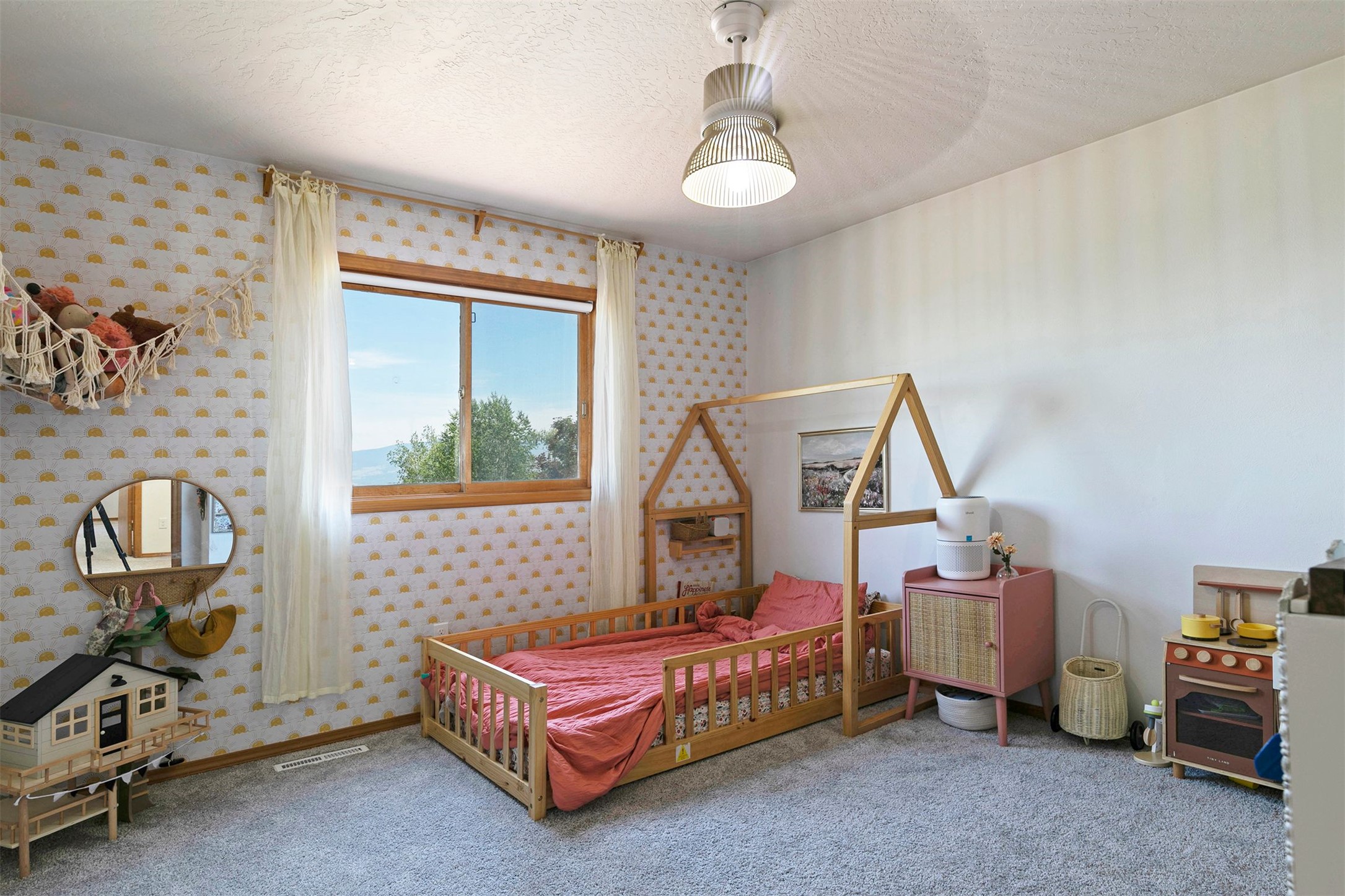 Missoula, Montana 59803, United States, 3 Bedrooms Bedrooms, ,3 BathroomsBathrooms,Residential,Active,165234