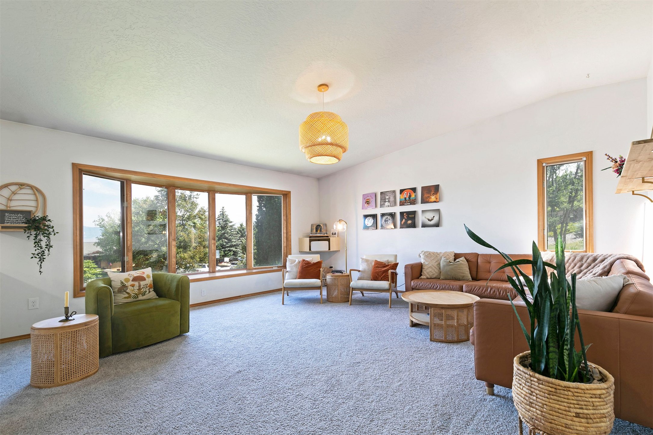 Missoula, Montana 59803, United States, 3 Bedrooms Bedrooms, ,3 BathroomsBathrooms,Residential,Active,165234