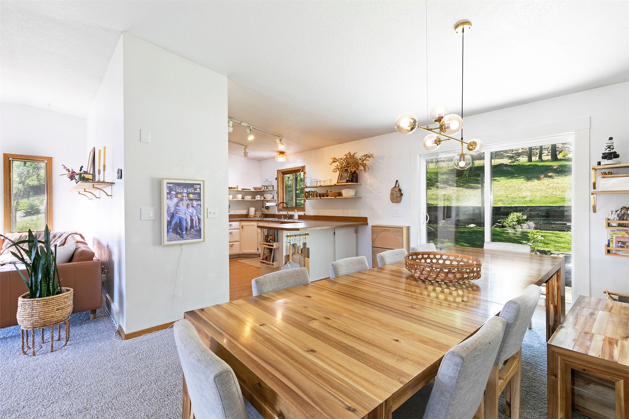 Missoula, Montana 59803, United States, 3 Bedrooms Bedrooms, ,3 BathroomsBathrooms,Residential,Active,165234