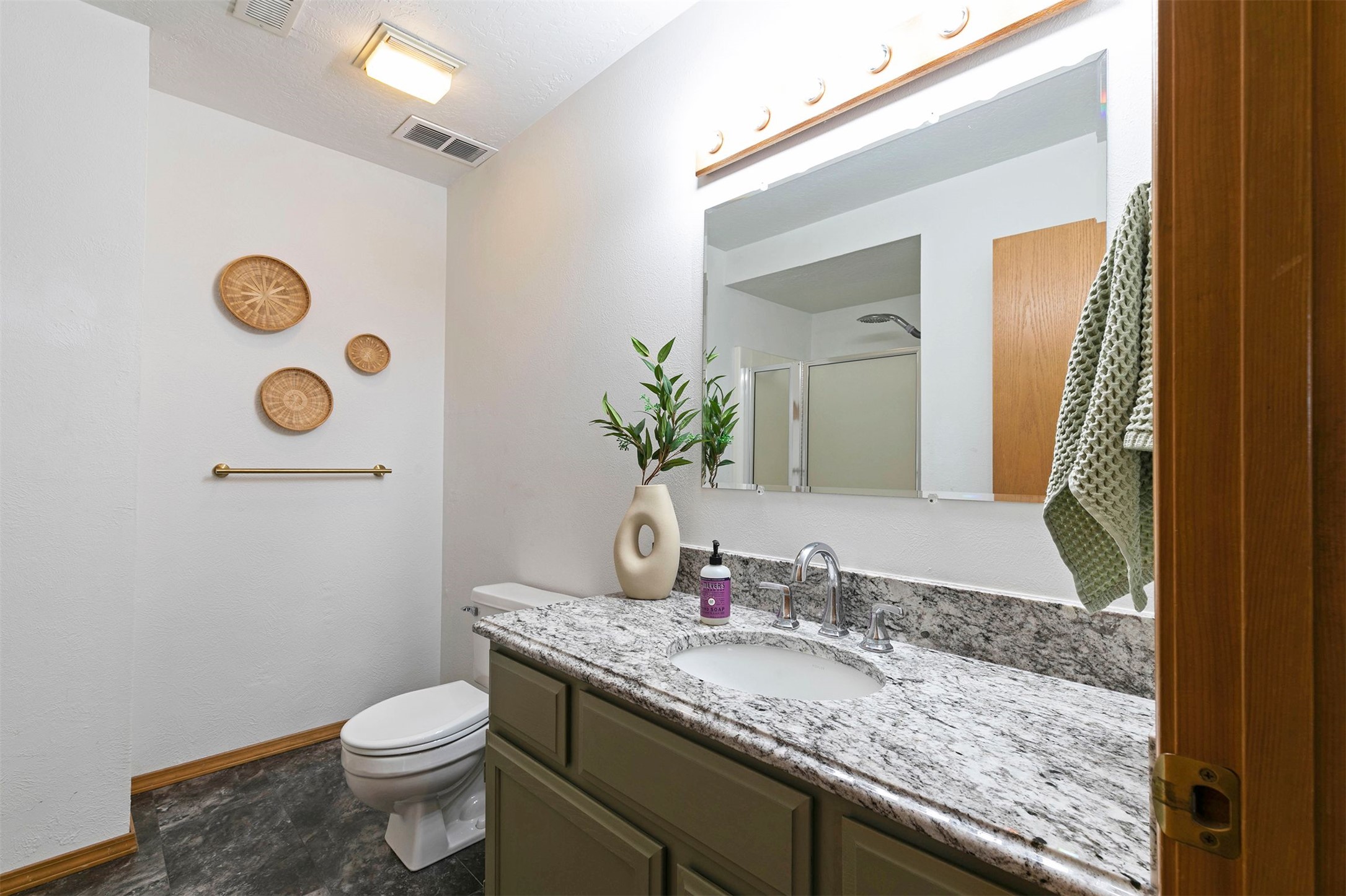 Missoula, Montana 59803, United States, 3 Bedrooms Bedrooms, ,3 BathroomsBathrooms,Residential,Active,165234