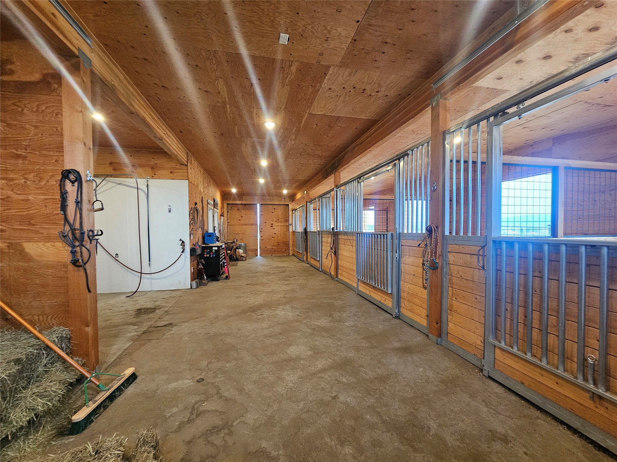 377 Tushapaw Rd, Victor, MT, 59875, USA, 4 Bedrooms Bedrooms, ,3 BathroomsBathrooms,Residential,Active,377 Tushapaw Rd,30072752