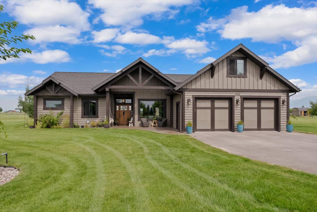 Photo of 1025 Pheasant Haven Drive, Kalispell, MT 59901 (MLS # 30075434)