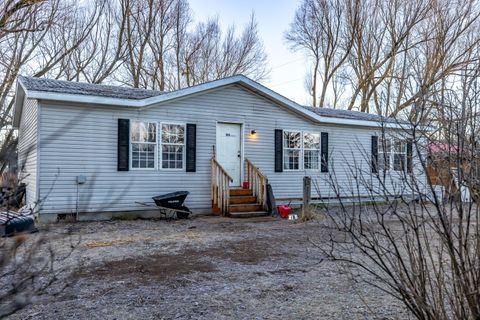 Photo of 100 Lynnewood Drive, Columbia Falls, MT 59912 (MLS # 30067219)