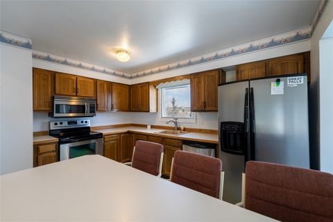 Tiny photo for 746 33B Avenue NE, Great Falls, MT 59404 (MLS # 30069673)