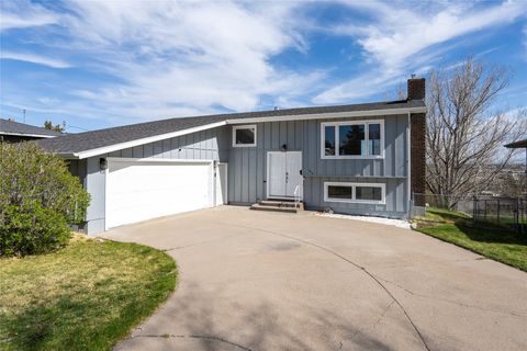 Photo of 746 33B Avenue NE, Great Falls, MT 59404 (MLS # 30069673)