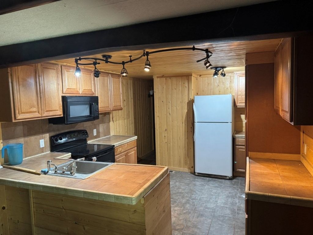 Photo of 1036 Rock Creek Road, Clinton, MT 59825 (MLS # 30068963)