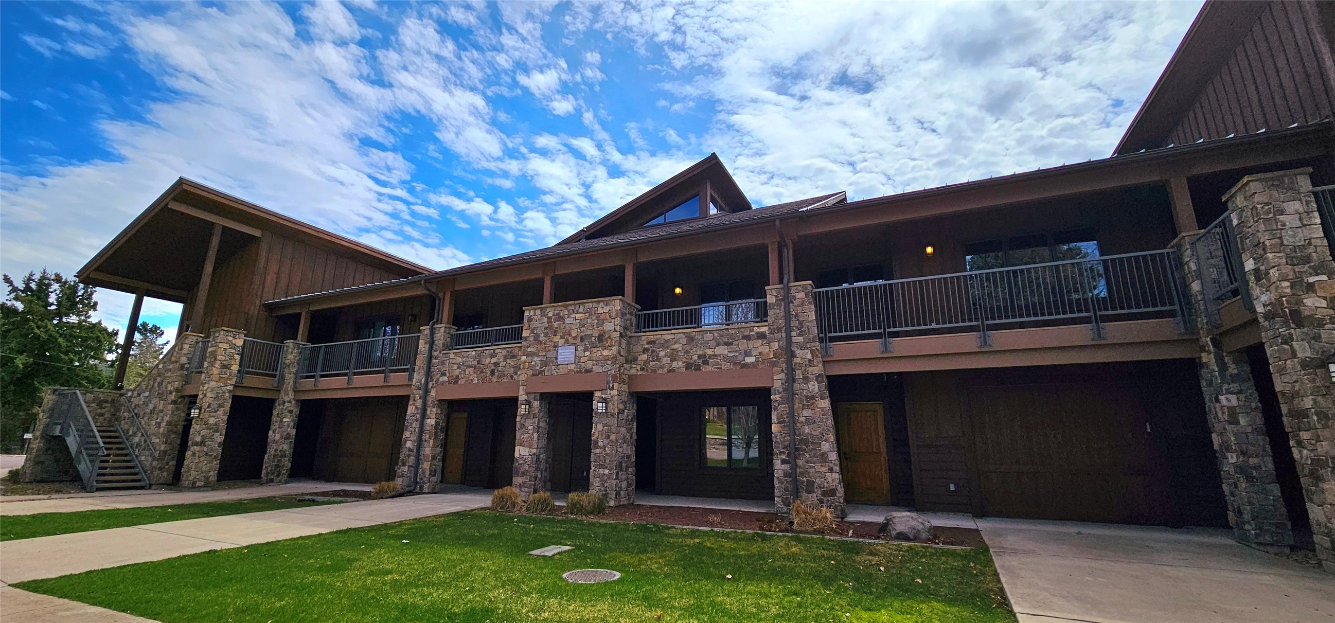 Bigfork, Montana 59911, United States, 2 Bedrooms Bedrooms, ,2 BathroomsBathrooms,Residential,Active,109356