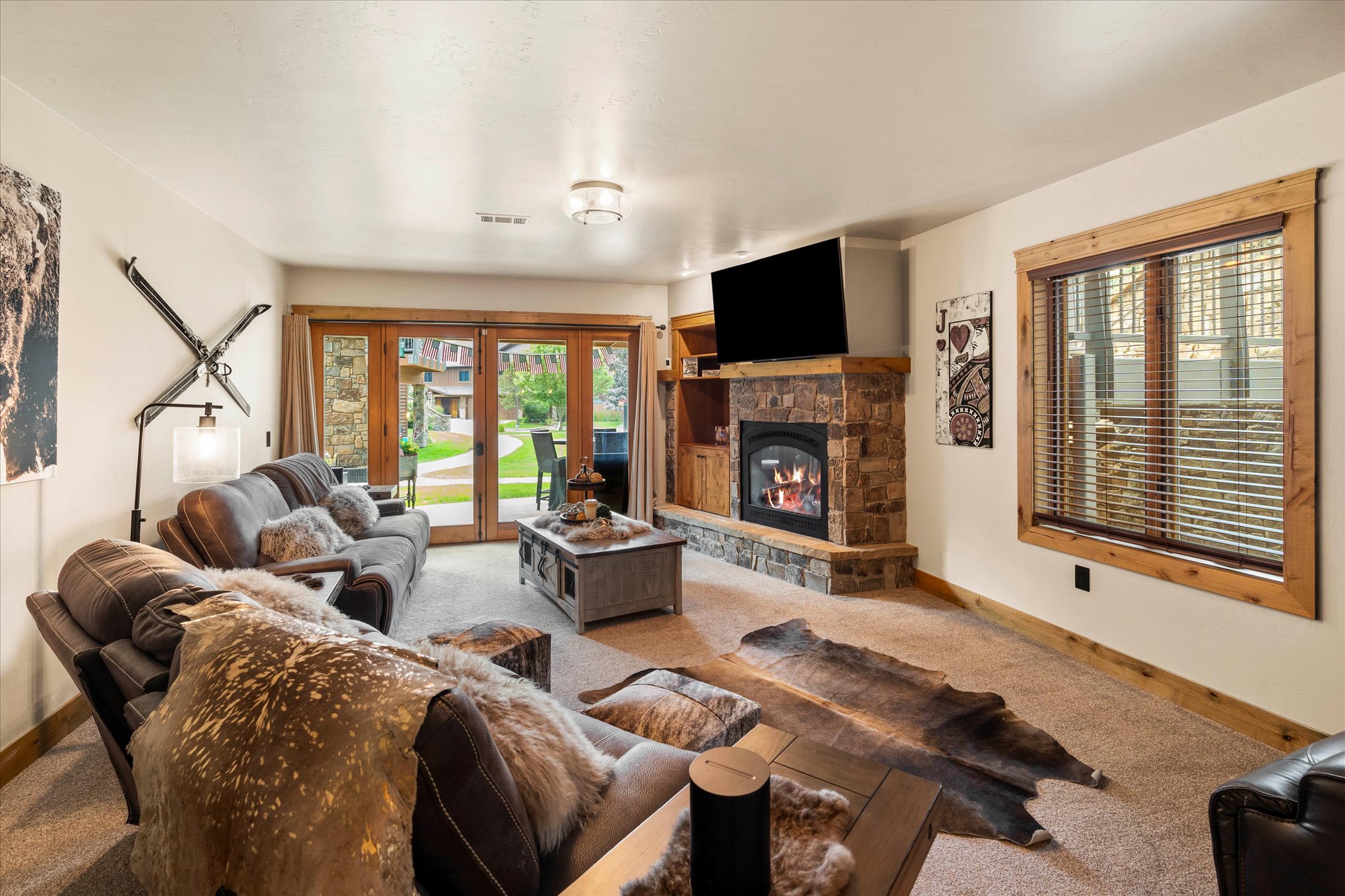 Bigfork, Montana 59911, United States, 2 Bedrooms Bedrooms, ,2 BathroomsBathrooms,Residential,Active,109356