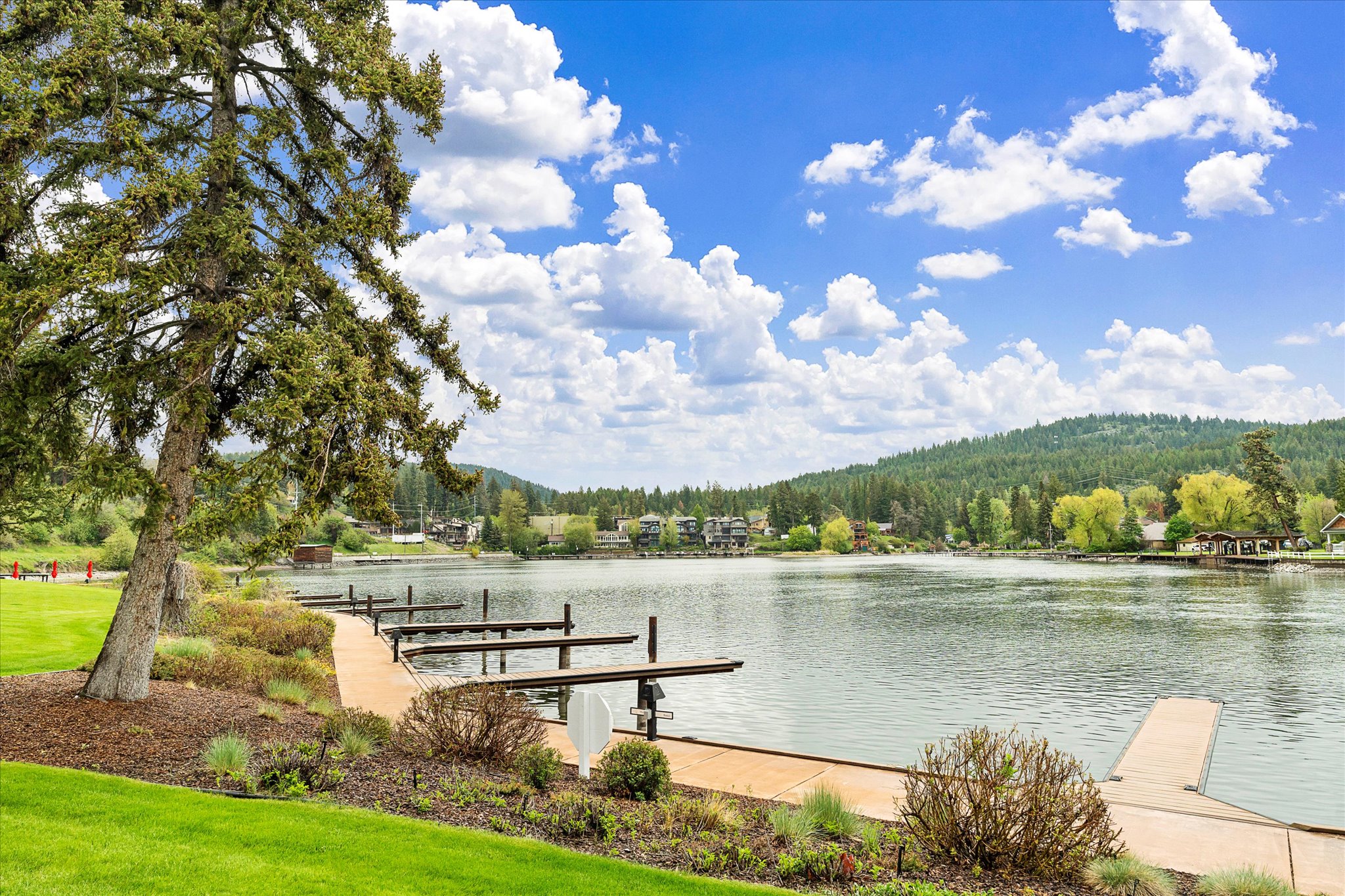 Bigfork, Montana 59911, United States, 2 Bedrooms Bedrooms, ,2 BathroomsBathrooms,Residential,Active,109356