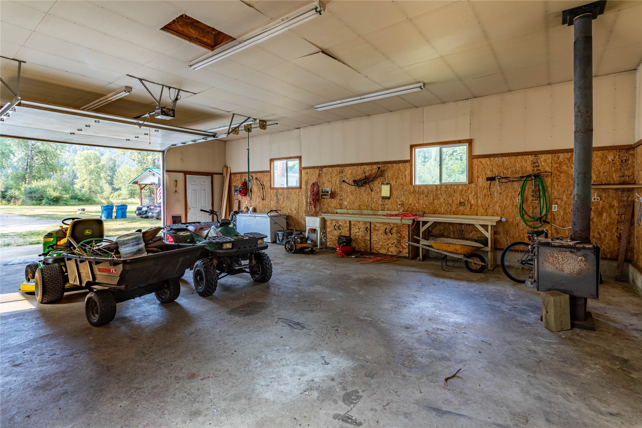 Saint Regis, Montana 59866, United States, 3 Bedrooms Bedrooms, ,2 BathroomsBathrooms,Residential,Pending,48025