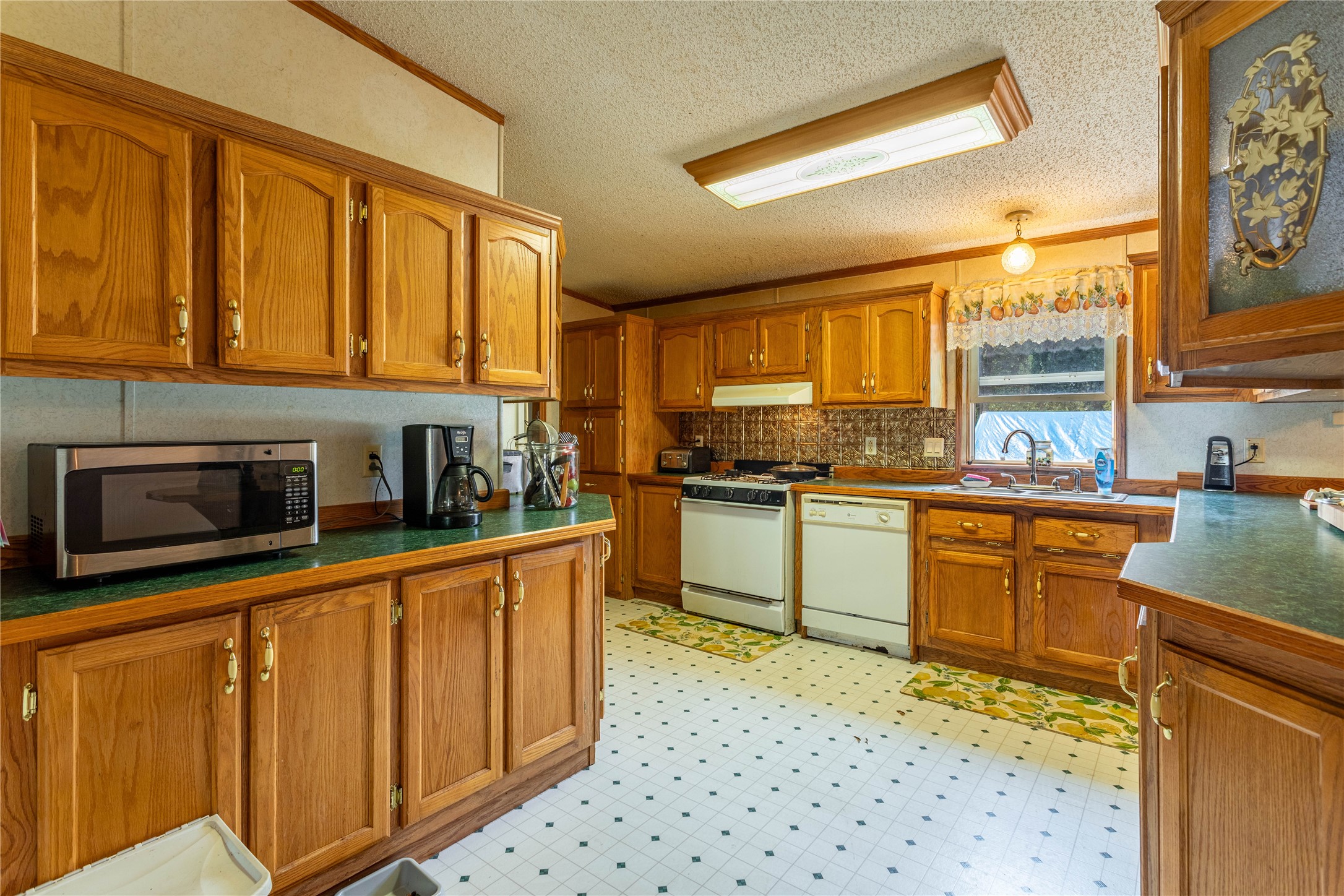 Saint Regis, Montana 59866, United States, 3 Bedrooms Bedrooms, ,2 BathroomsBathrooms,Residential,Pending,48025