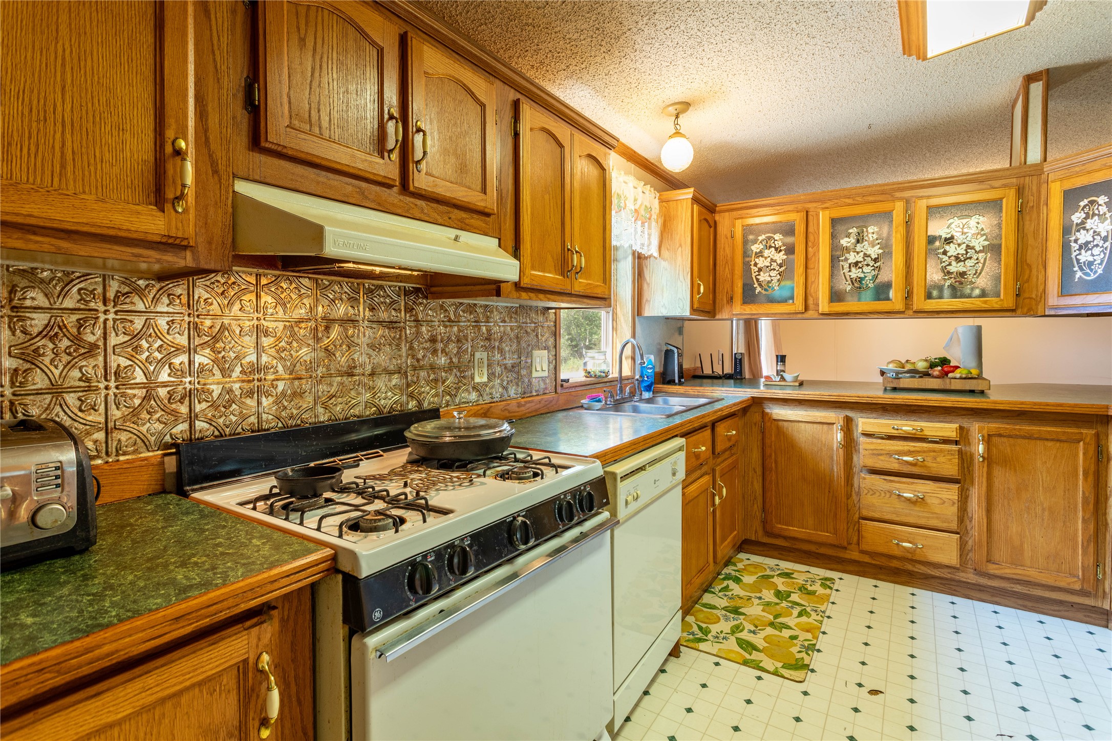 Saint Regis, Montana 59866, United States, 3 Bedrooms Bedrooms, ,2 BathroomsBathrooms,Residential,Pending,48025