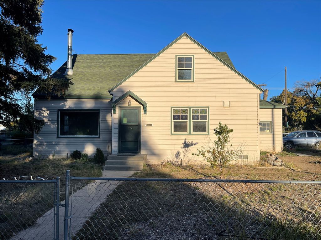Photo of 924 S 2nd Street, Hamilton, MT 59840 (MLS # 30058580)