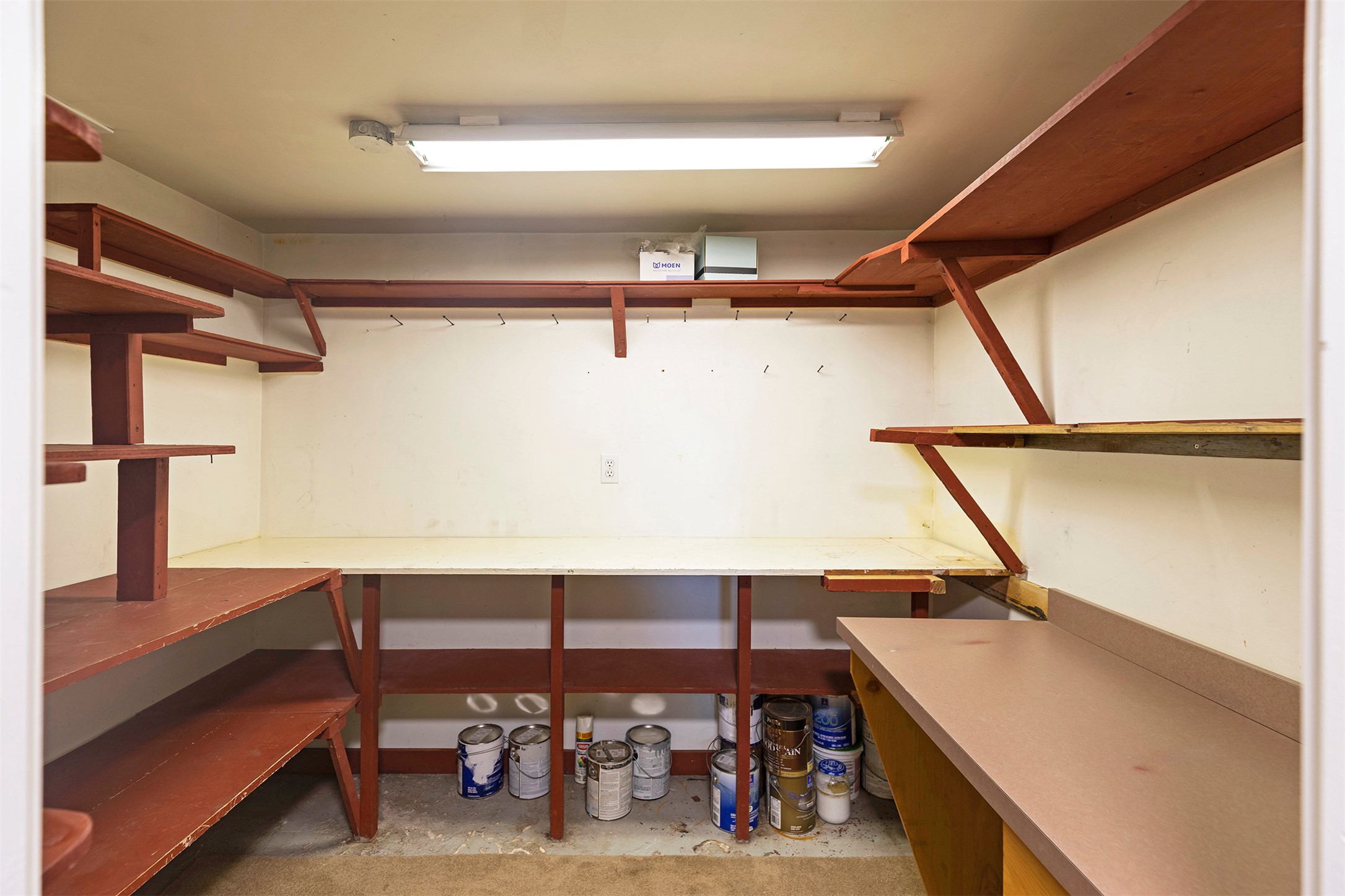 Missoula, Montana 59801, United States, 3 Bedrooms Bedrooms, ,2 BathroomsBathrooms,Residential,Pending,36304