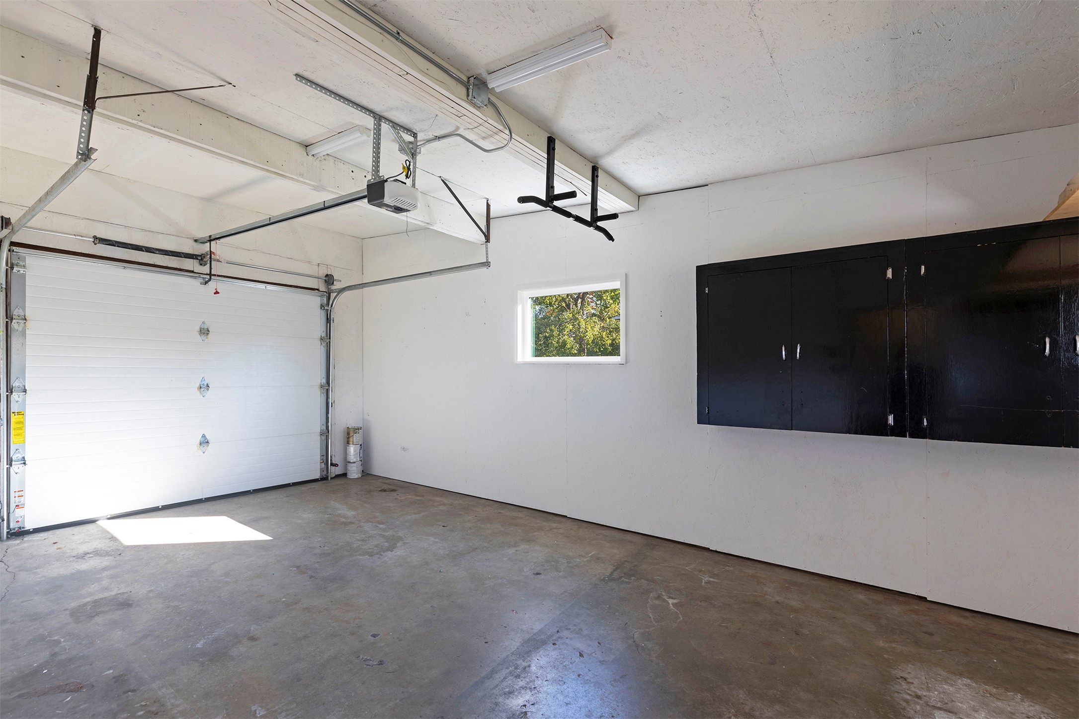 Missoula, Montana 59801, United States, 3 Bedrooms Bedrooms, ,2 BathroomsBathrooms,Residential,Pending,36304